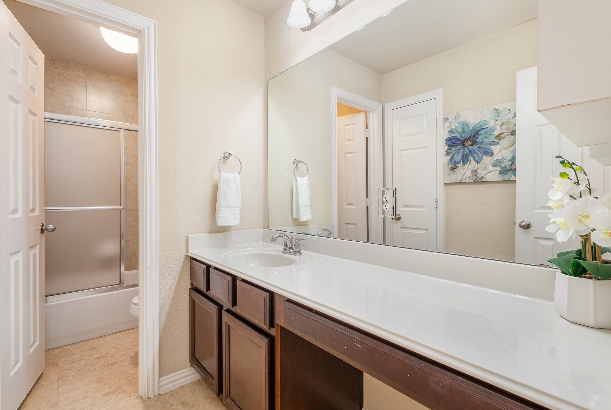 Roanoke, Texas, 76262, United States, 4 Bedrooms Bedrooms, ,3 BathroomsBathrooms,Residential,For Sale,1963102