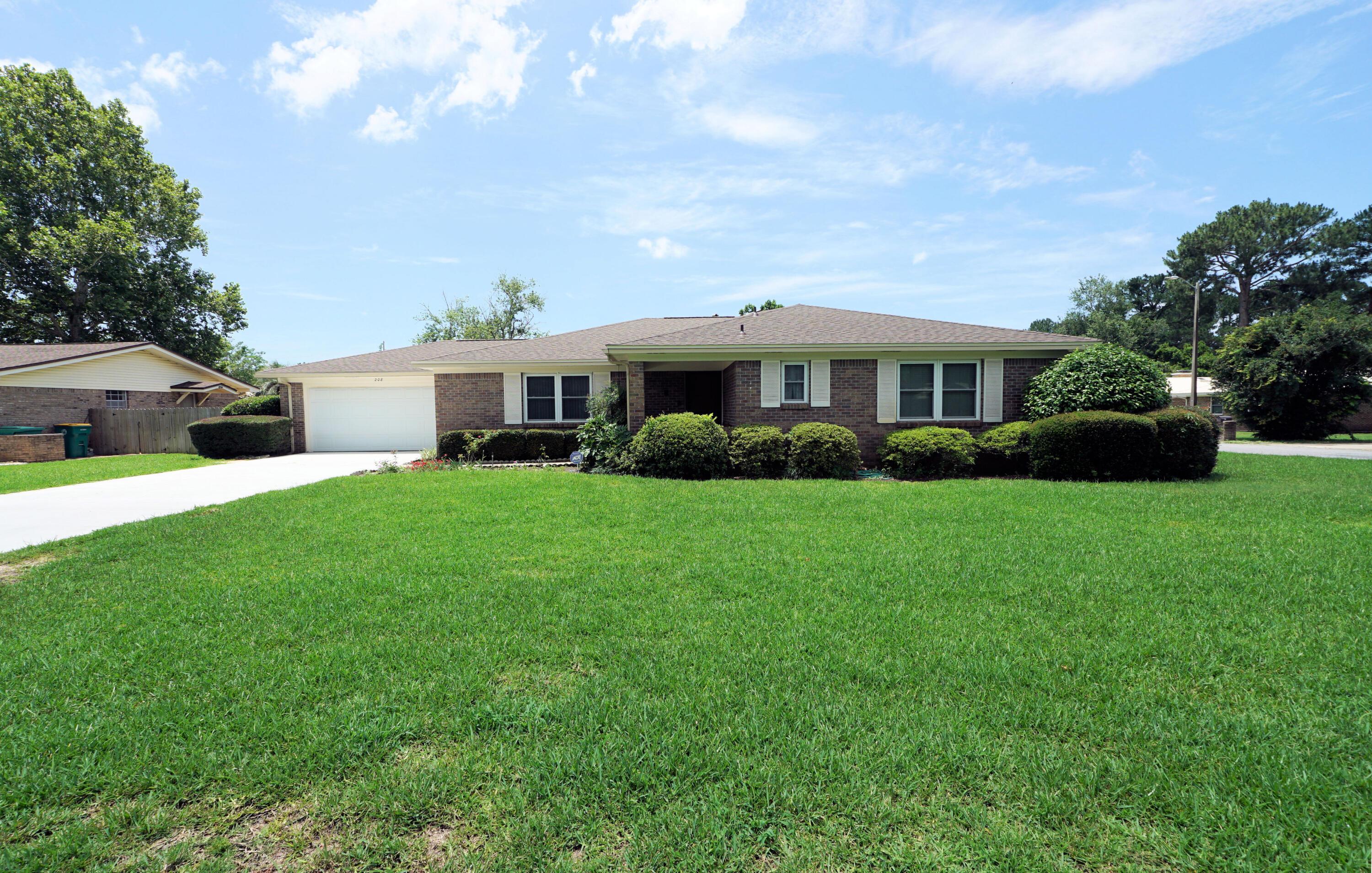 Dumaine Ct, Fort Walton Beach, FL 32547
