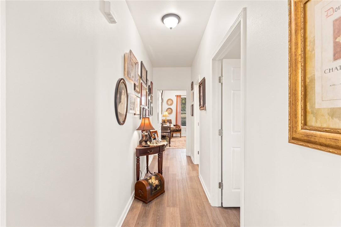 Yellville, Arkansas, 72687, United States, 2 Bedrooms Bedrooms, ,3 BathroomsBathrooms,Residential,For Sale,1970032