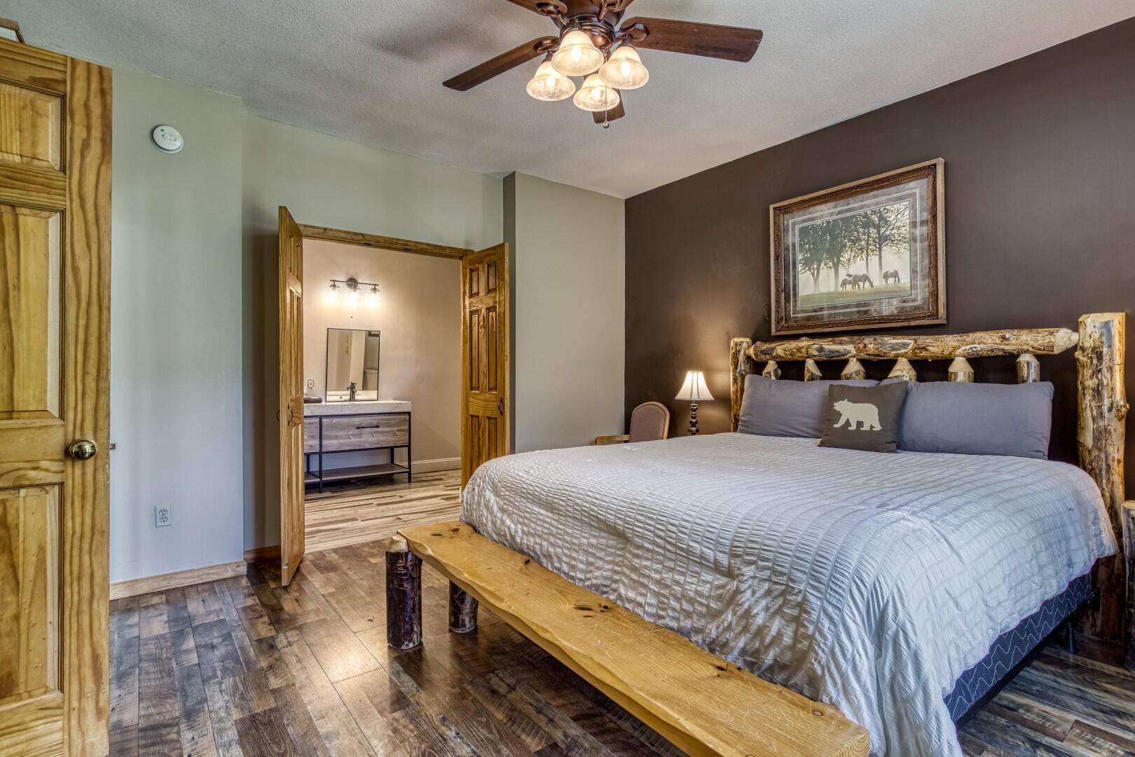 Gatlinburg, Tennessee, 37738, United States, 2 Bedrooms Bedrooms, ,3 BathroomsBathrooms,Residential,For Sale,1931589