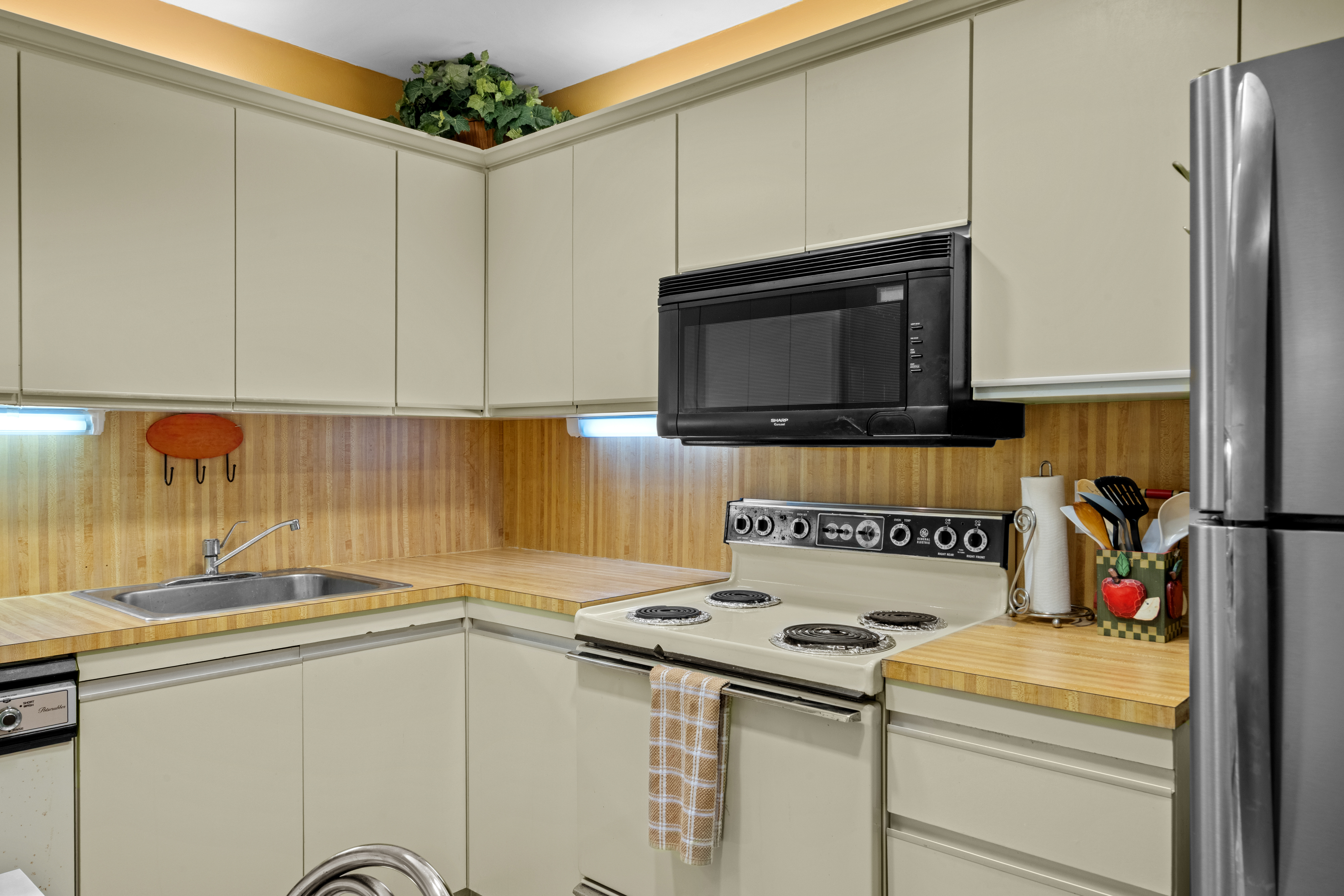  2500 Parkview Dr, Hallandale Beach, FL, 33009 - 物件實景