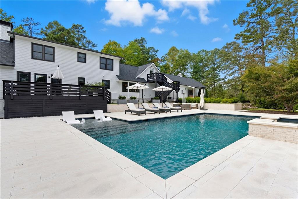 Alpharetta, Georgia, 30005, United States, 4 Bedrooms Bedrooms, ,6 BathroomsBathrooms,Residential,For Sale,1983404