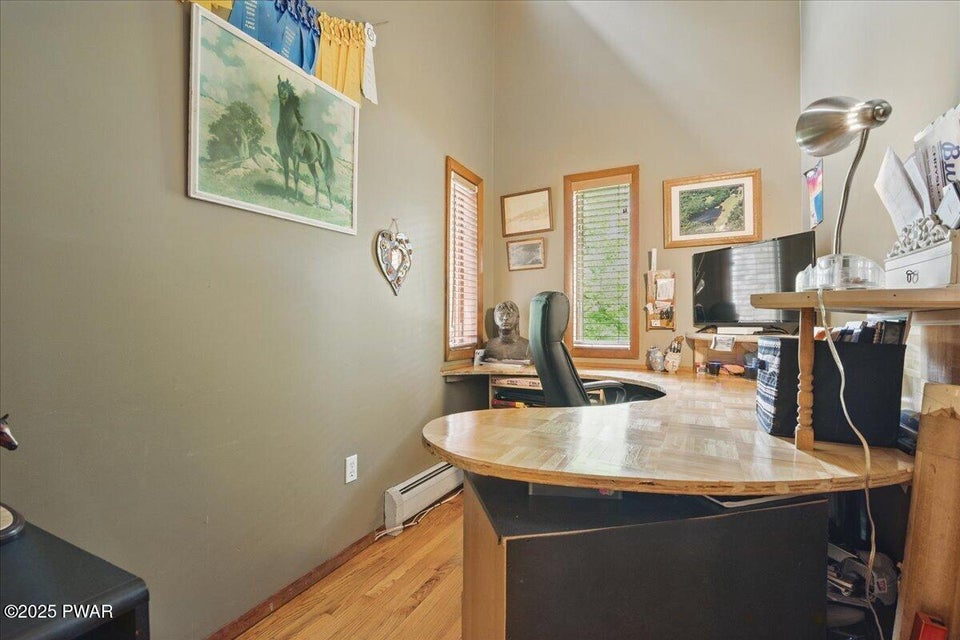 Milford, Pennsylvania, 18337, United States, 3 Bedrooms Bedrooms, ,2 BathroomsBathrooms,Residential,For Sale,1936970