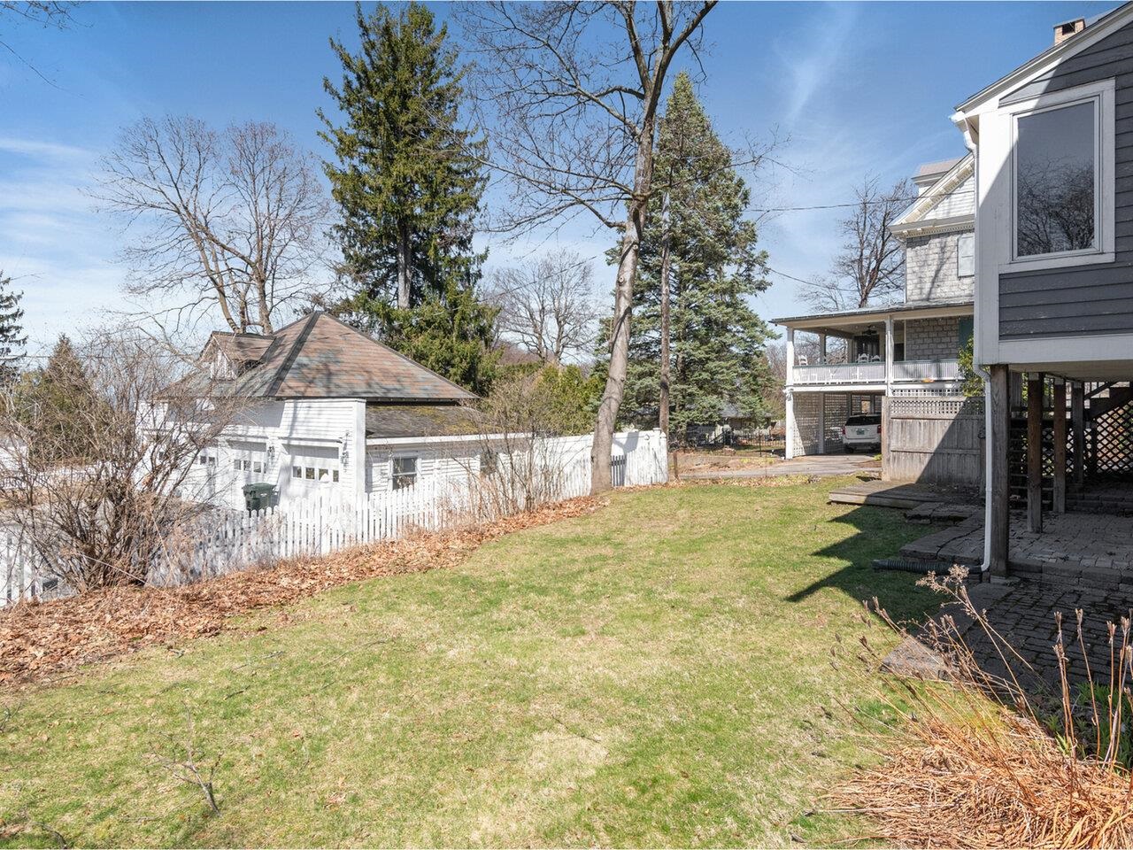 Burlington, Vermont, 05401, United States, 3 Bedrooms Bedrooms, ,2 BathroomsBathrooms,Residential,For Sale,1777019