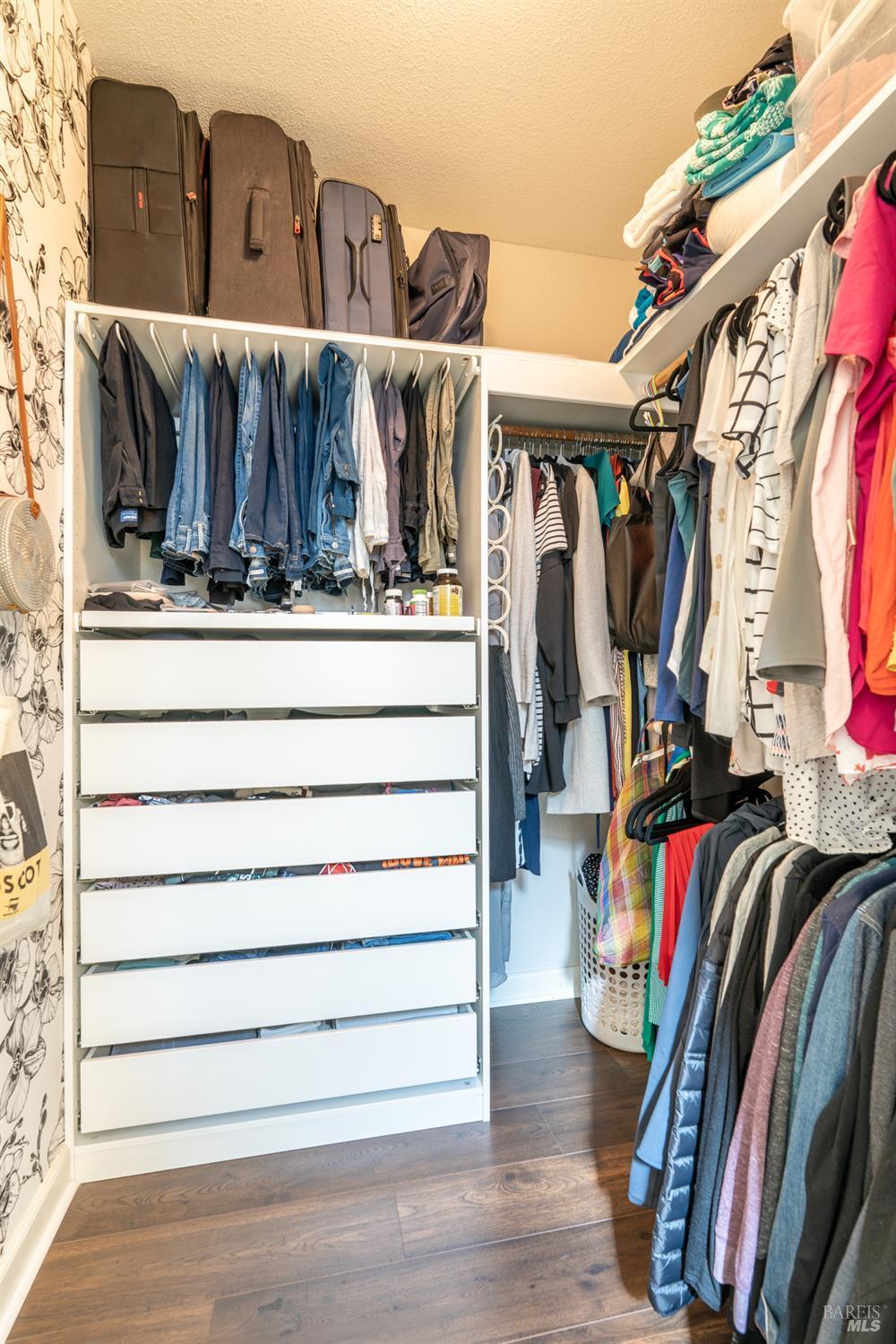 Sebastopol, California, 95472, United States, 3 Bedrooms Bedrooms, ,4 BathroomsBathrooms,Residential,For Sale,1987420