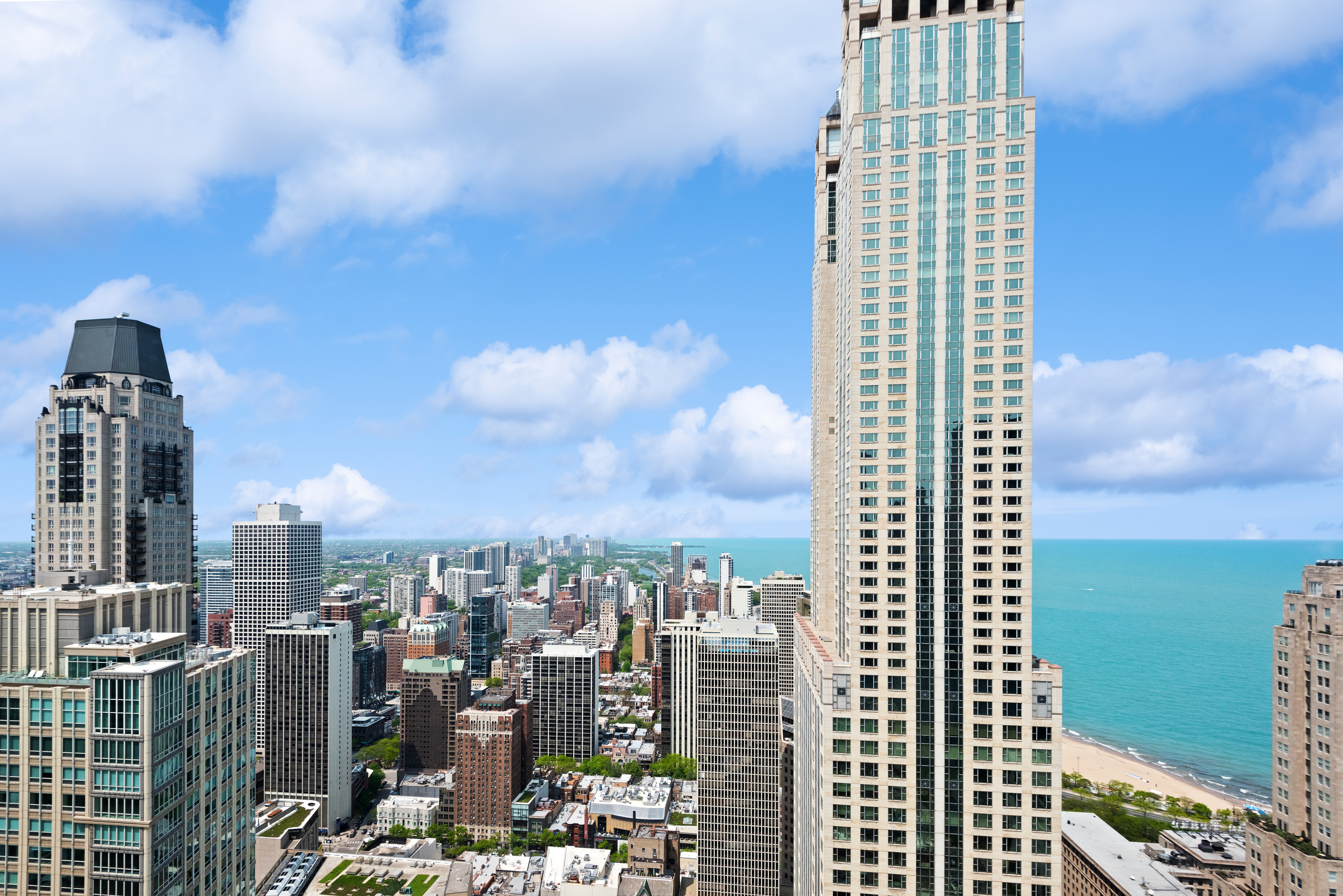  Absolutely Stunning, Penthouse Level Furnished Condo - 物件實景
