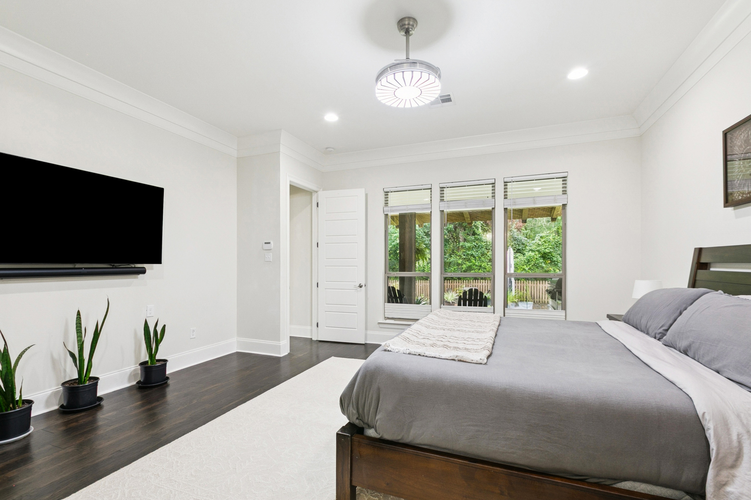 Baton Rouge, Louisiana, 70817, United States, 4 Bedrooms Bedrooms, ,4 BathroomsBathrooms,Residential,For Sale,1804981