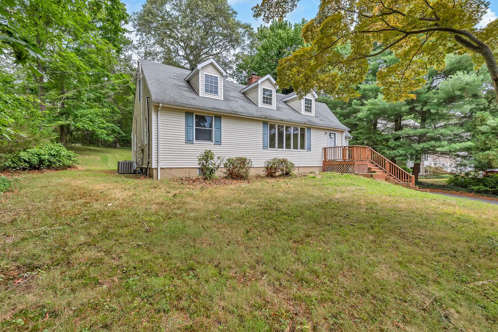 Huntington, New York, 11743, United States, 4 Bedrooms Bedrooms, ,3 BathroomsBathrooms,Residential,For Sale,1895271