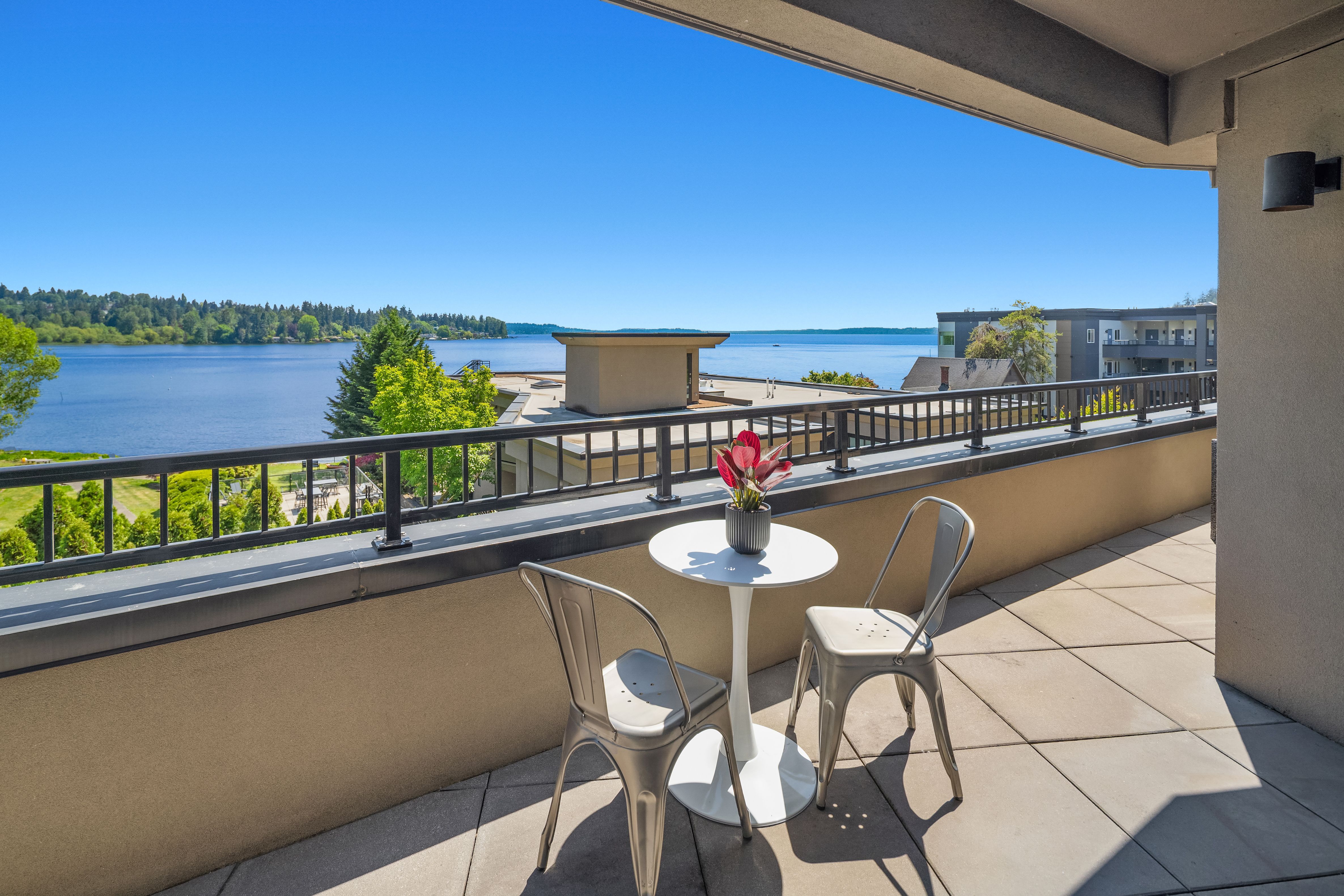  9123 NE Juanita Dr Unit #205, Kirkland, WA 98034 - 物件實景