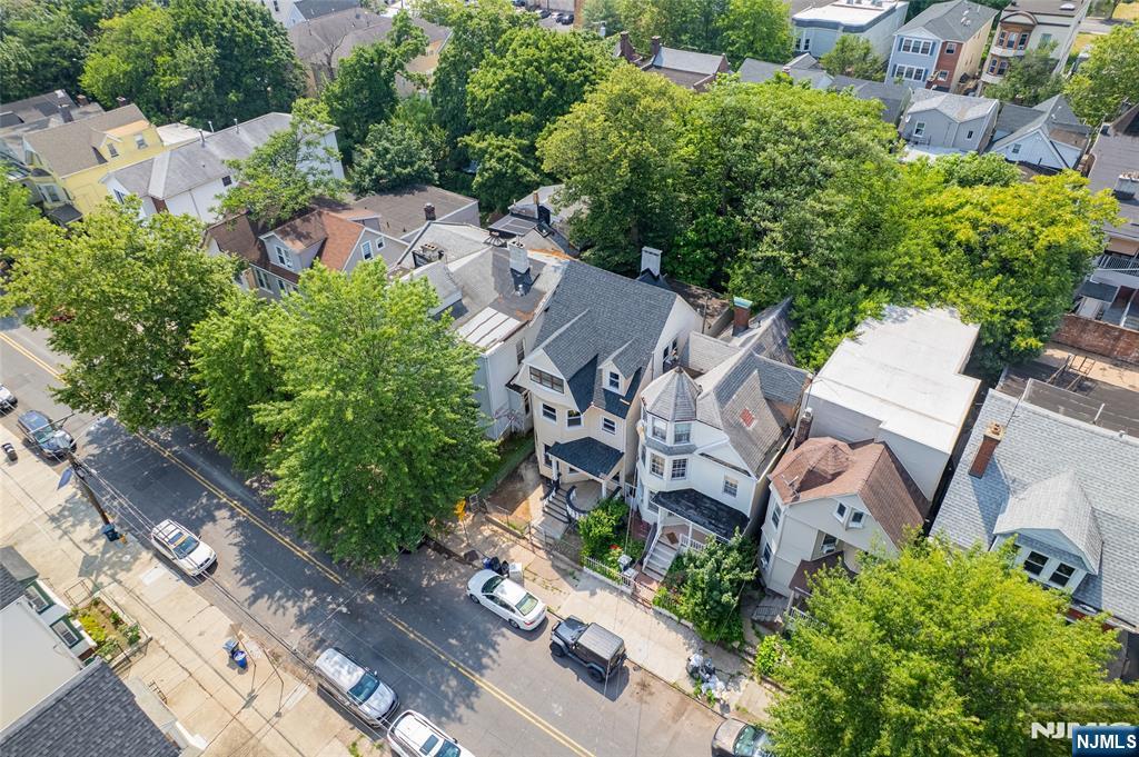 Newark, New Jersey, 07103, United States, 6 Bedrooms Bedrooms, ,3 BathroomsBathrooms,Residential,For Sale,1897498