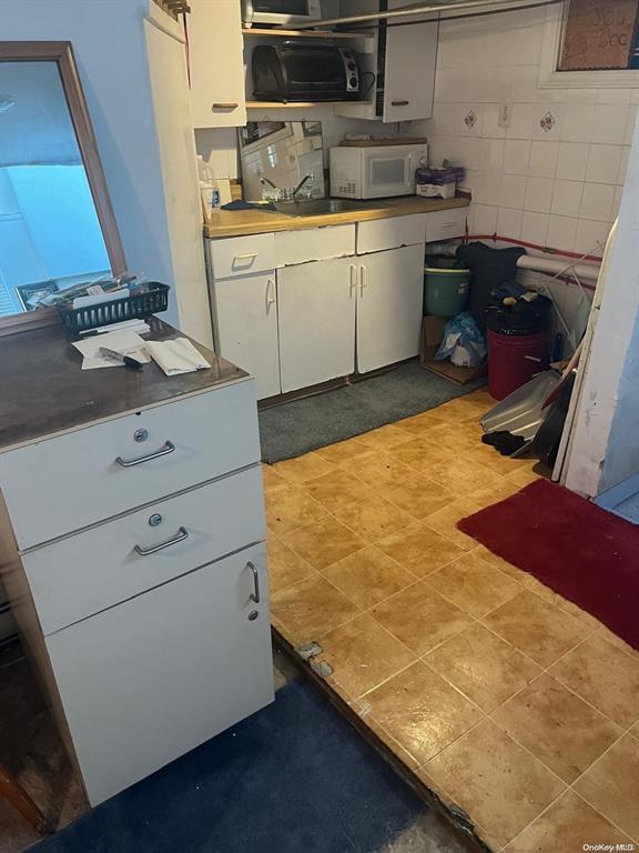 Richmond Hill S., New York, 11419, United States, 4 Bedrooms Bedrooms, ,3 BathroomsBathrooms,Residential,For Sale,1983777