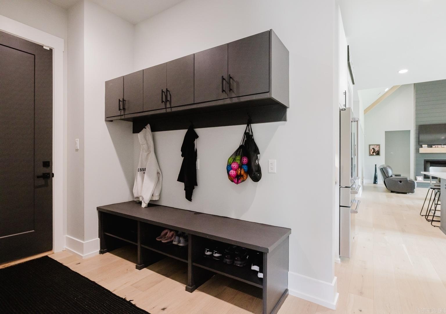 Benton, Arkansas, 72019, United States, 5 Bedrooms Bedrooms, ,3 BathroomsBathrooms,Residential,For Sale,1977708