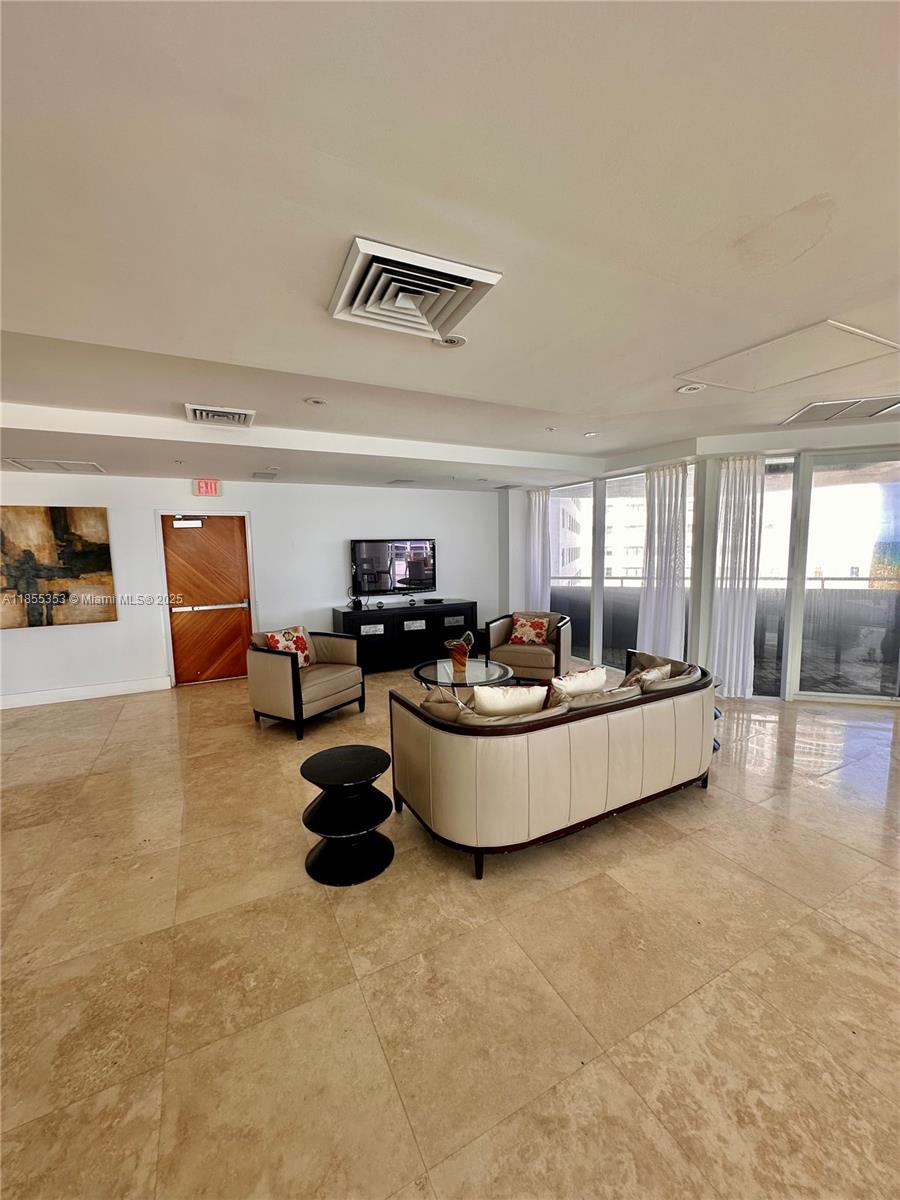 Miami Beach, Florida, 33141, United States, 2 Bedrooms Bedrooms, ,2 BathroomsBathrooms,Residential,For Sale,1911662