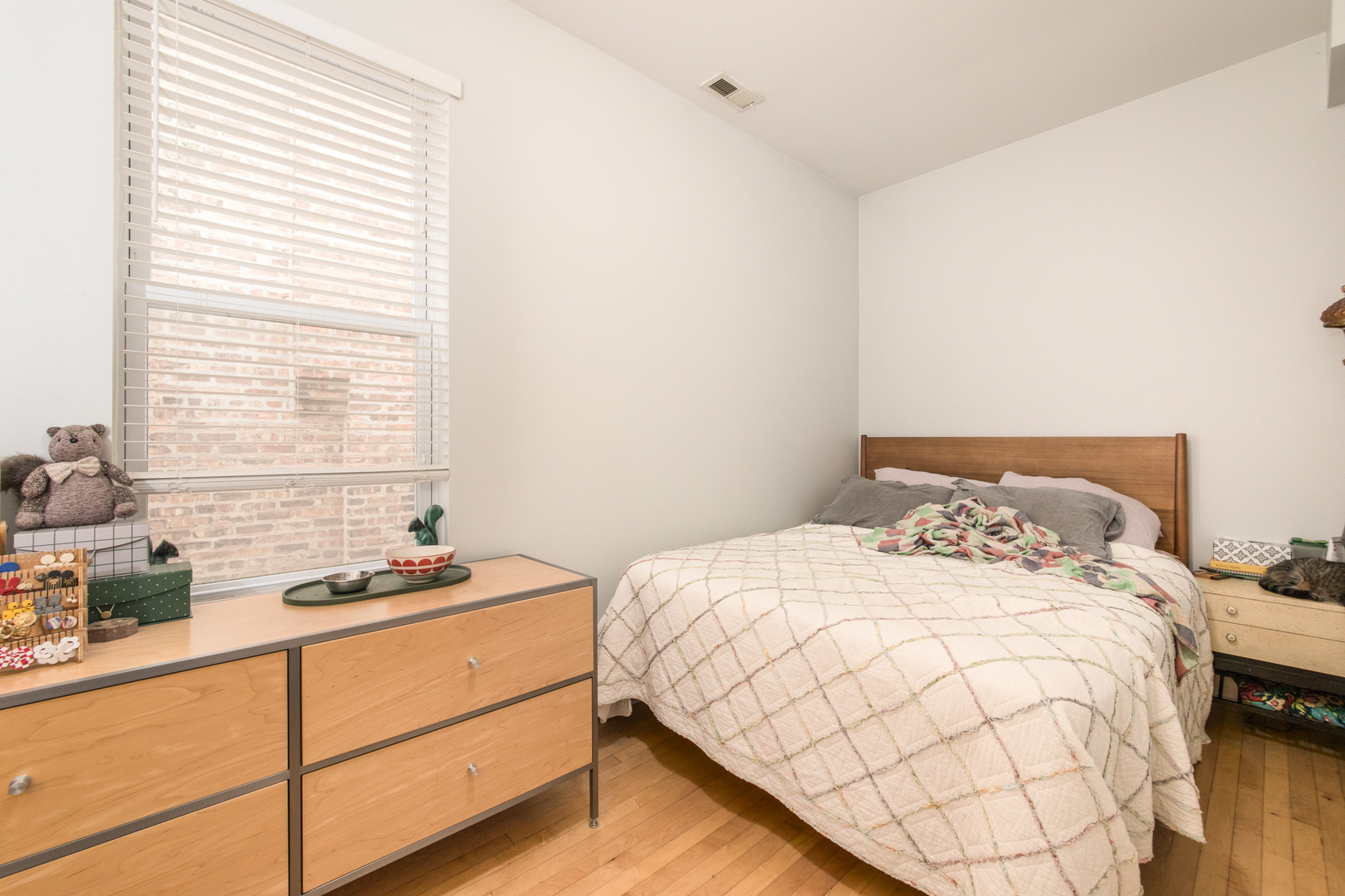 Chicago, Illinois, 60618, United States, 4 Bedrooms Bedrooms, ,2 BathroomsBathrooms,Residential,For Sale,1917452