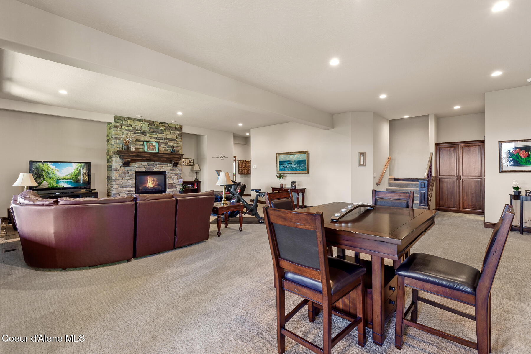 Coeur d'Alene, Idaho, 83814, United States, 5 Bedrooms Bedrooms, ,5 BathroomsBathrooms,Residential,For Sale,1763512
