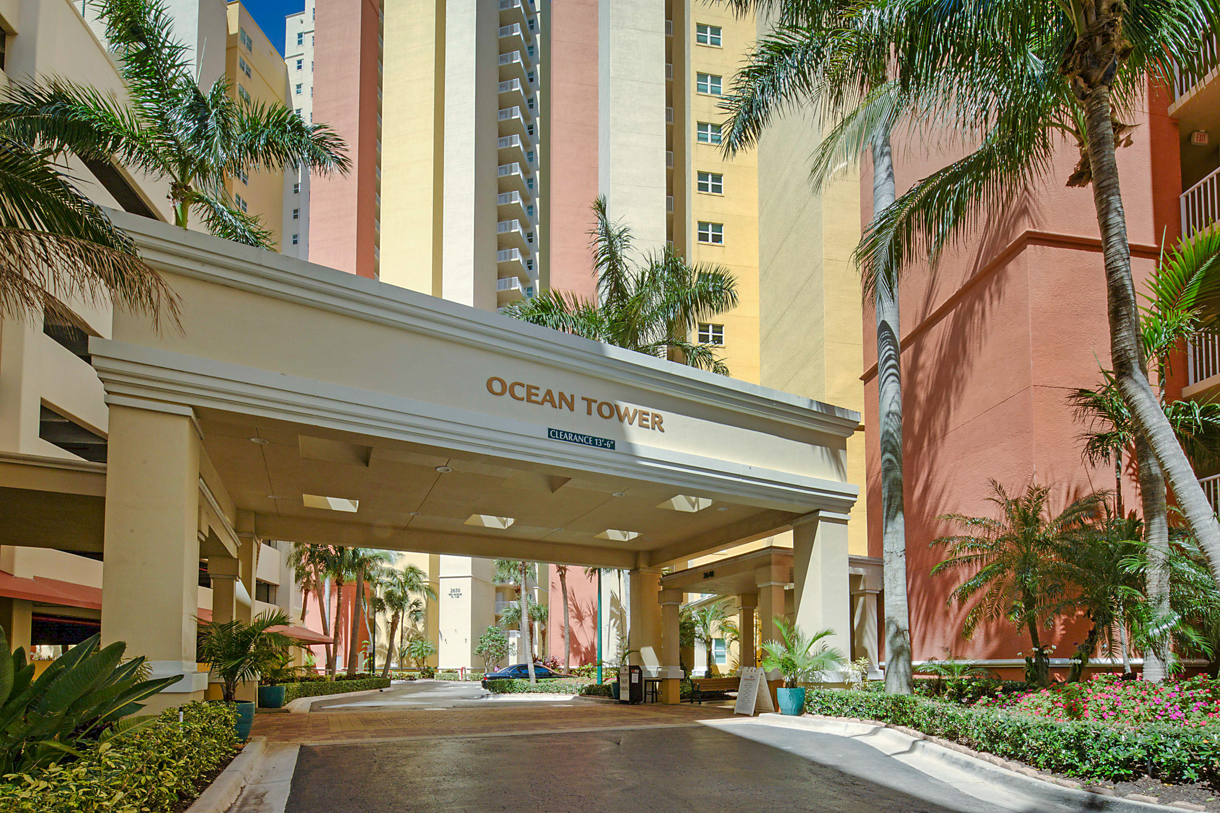  2640 Lake Shore Drive, Riviera Beach, FL, 33404 - 物件實景