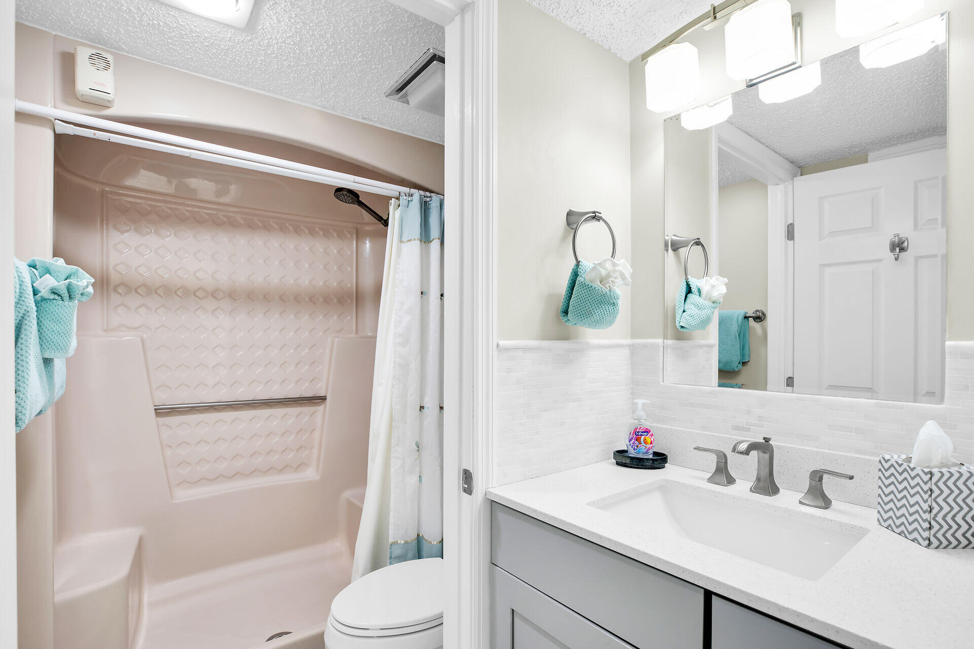 KEY COLONY, Florida, 33051, United States, 2 Bedrooms Bedrooms, ,2 BathroomsBathrooms,Residential,For Sale,1868619