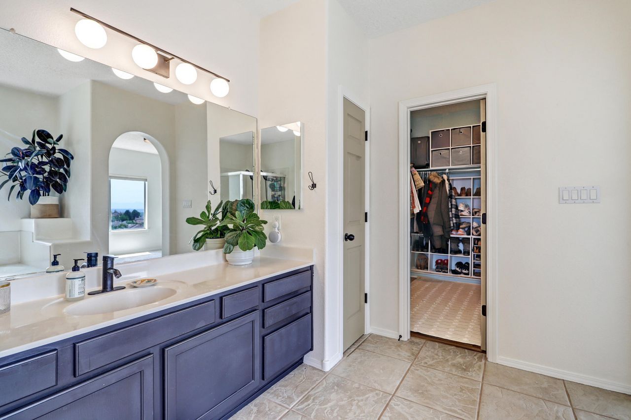 Albuquerque, New Mexico, 87114, United States, 4 Bedrooms Bedrooms, ,3 BathroomsBathrooms,Residential,For Sale,1917819