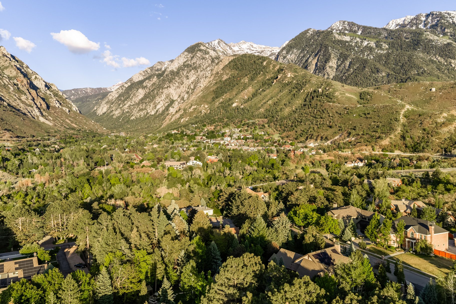  Private Gated Canyon Estate with Resort Grounds & Mountain Luxury - 物件實景