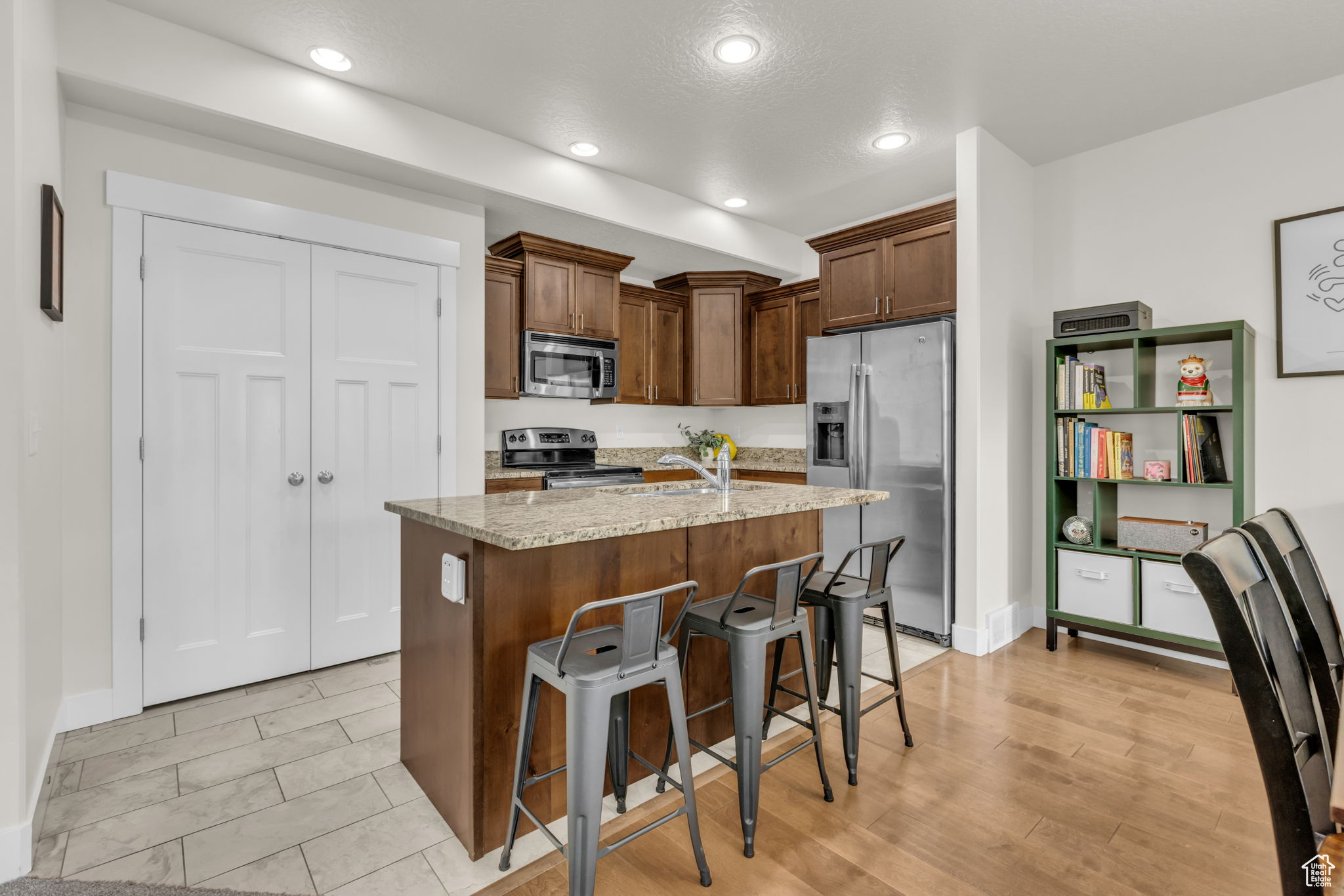 West Jordan, Utah, 84084, United States, 4 Bedrooms Bedrooms, ,4 BathroomsBathrooms,Residential,For Sale,1906081