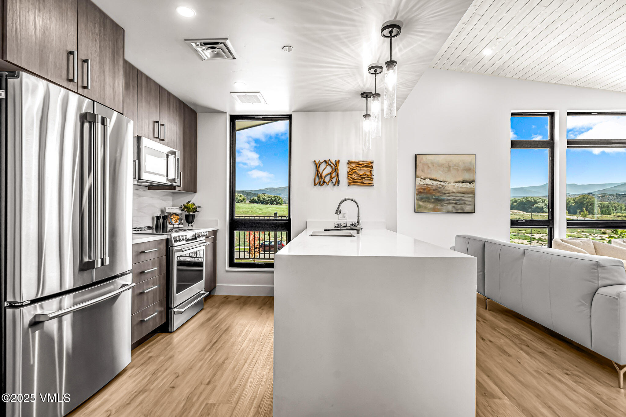 Eagle, Colorado, 81631, United States, 2 Bedrooms Bedrooms, ,2 BathroomsBathrooms,Residential,For Sale,1925129