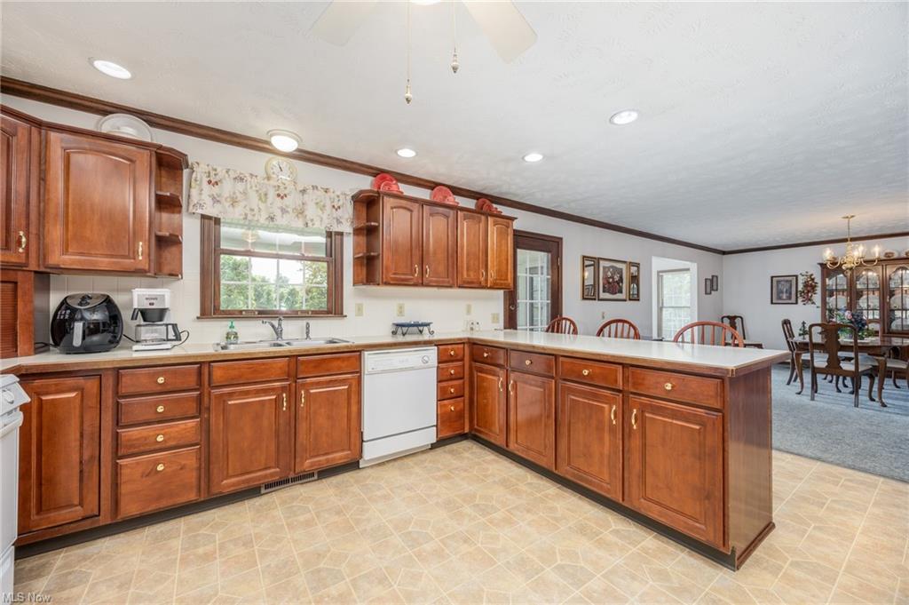 New Matamoras, Ohio, 45767, United States, 3 Bedrooms Bedrooms, ,4 BathroomsBathrooms,Residential,For Sale,1915992