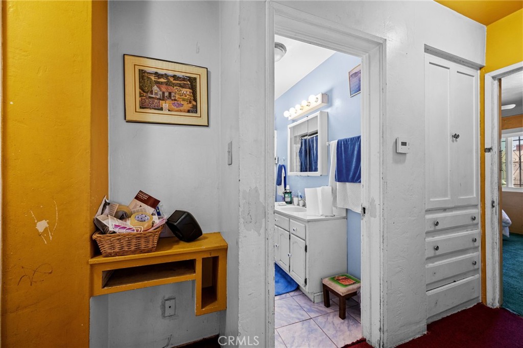 Los Angeles, California, 90044, United States, 3 Bedrooms Bedrooms, ,1 BathroomBathrooms,Residential,For Sale,1937466