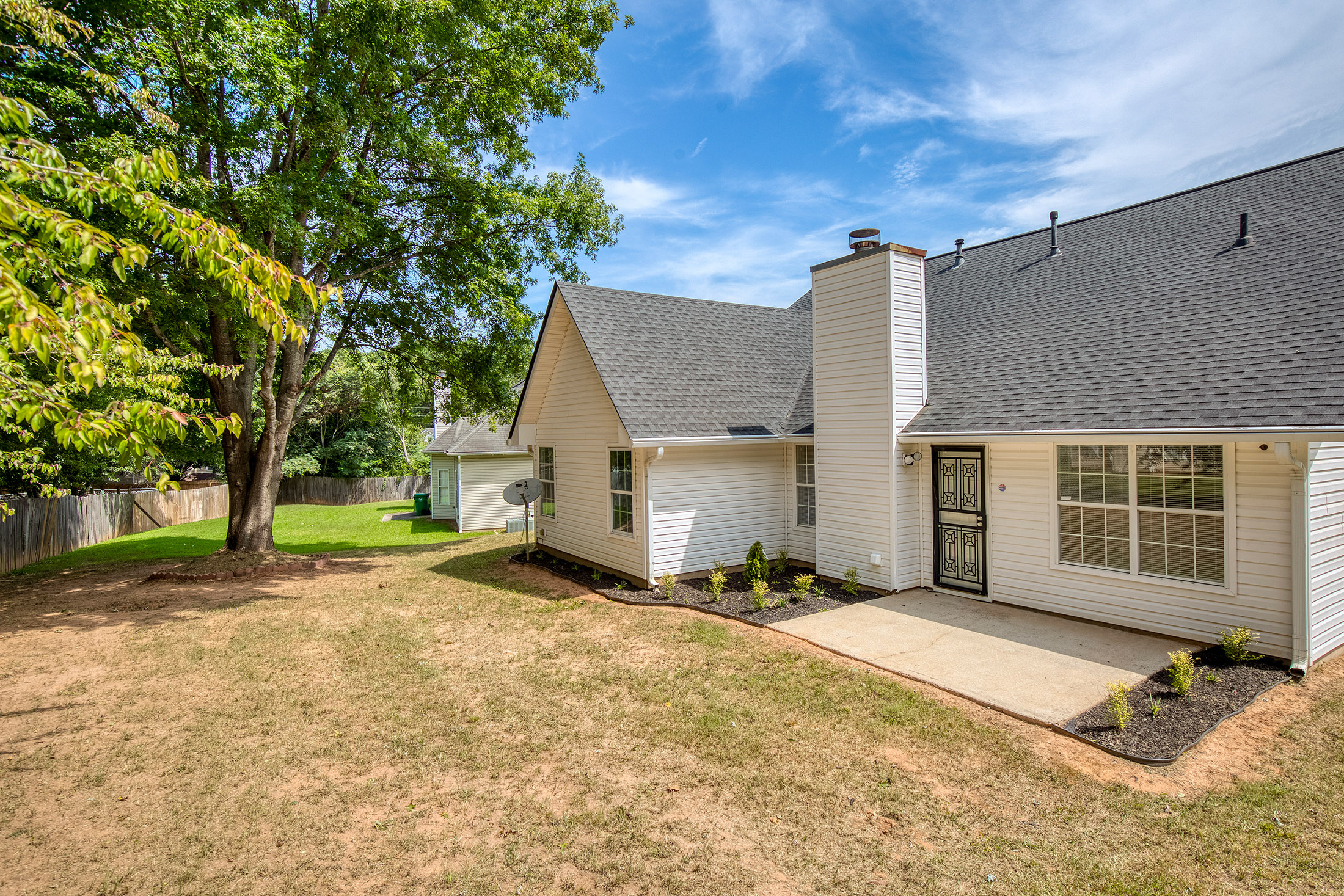  Beautiful Renovated Ranch Home on a Private Lot - 物件實景