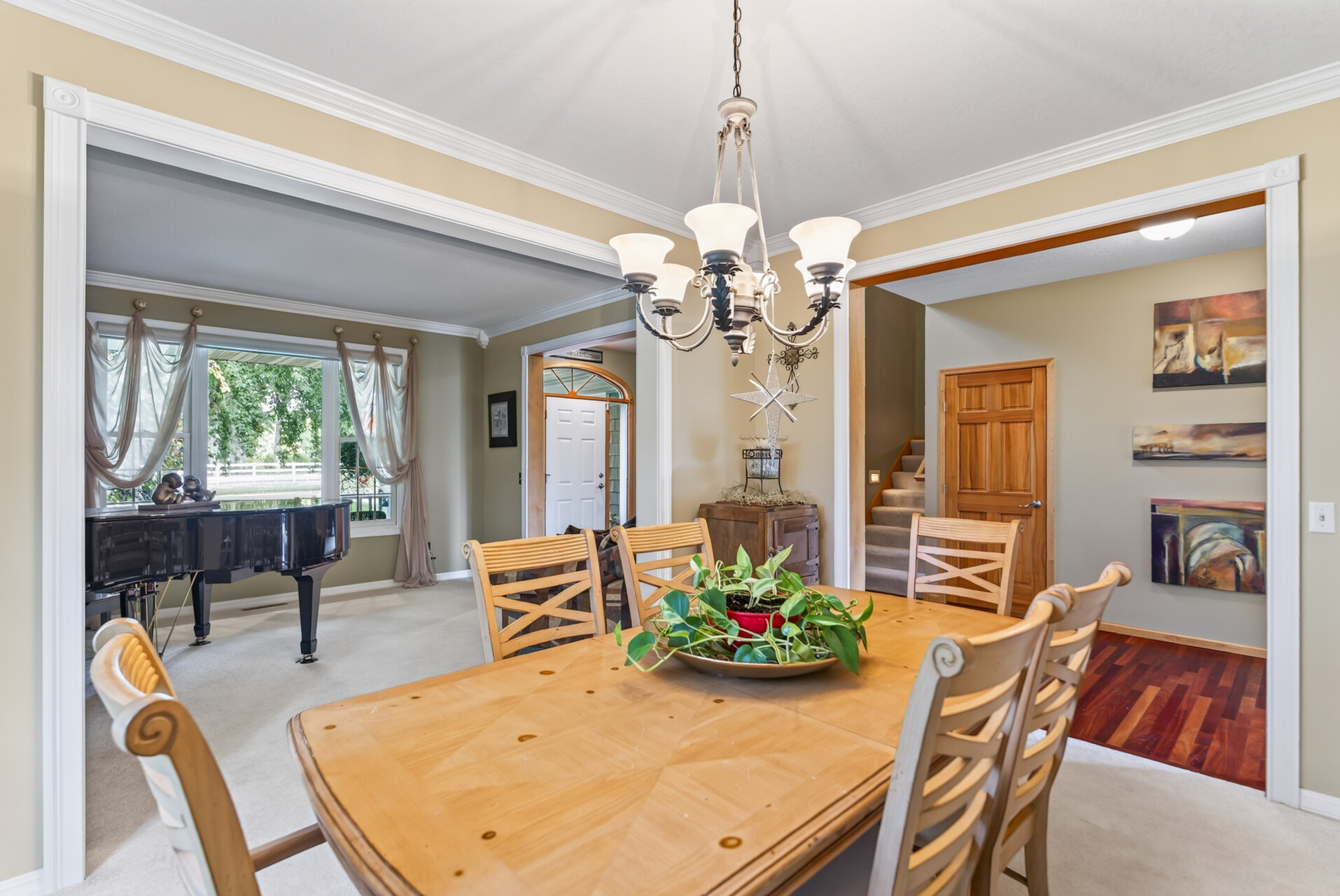  Elegant Fox Ridge Retreat with Exceptional Entertaining Spaces - 物件實景