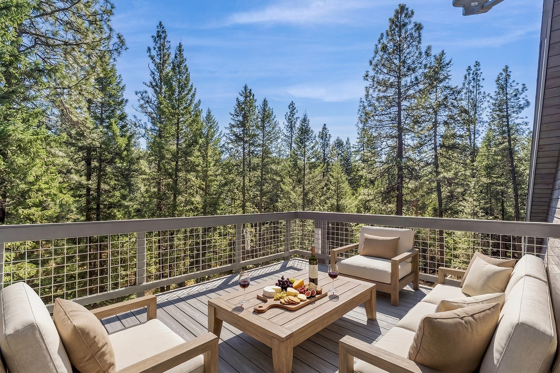  Cougar Estate Acreage - 物件實景