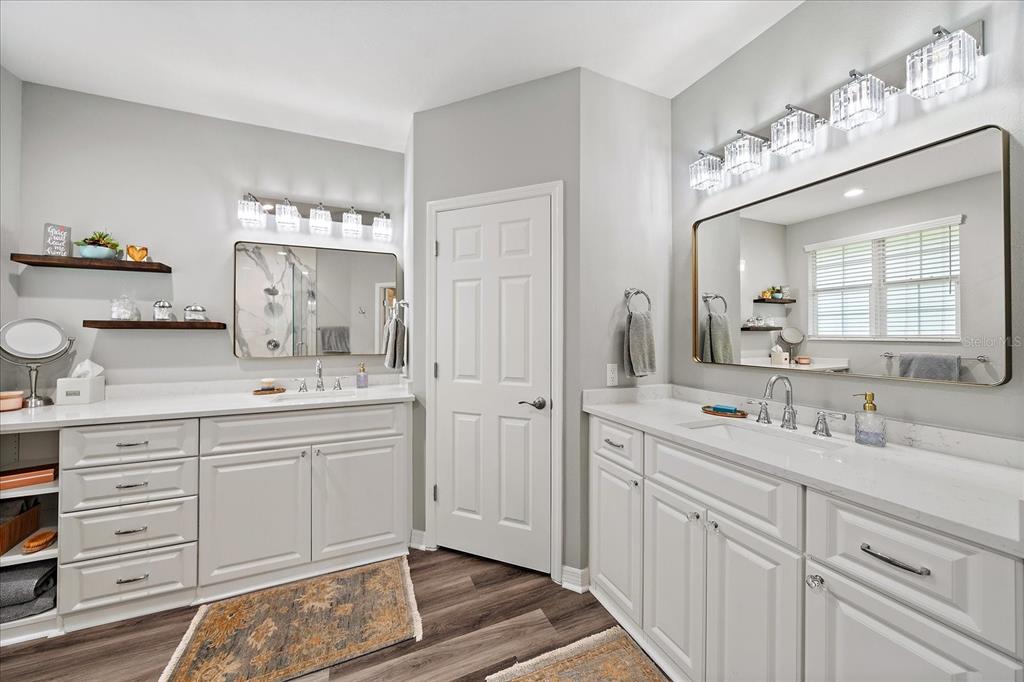 Sarasota, Florida, 34243, United States, 3 Bedrooms Bedrooms, ,3 BathroomsBathrooms,Residential,For Sale,1885250