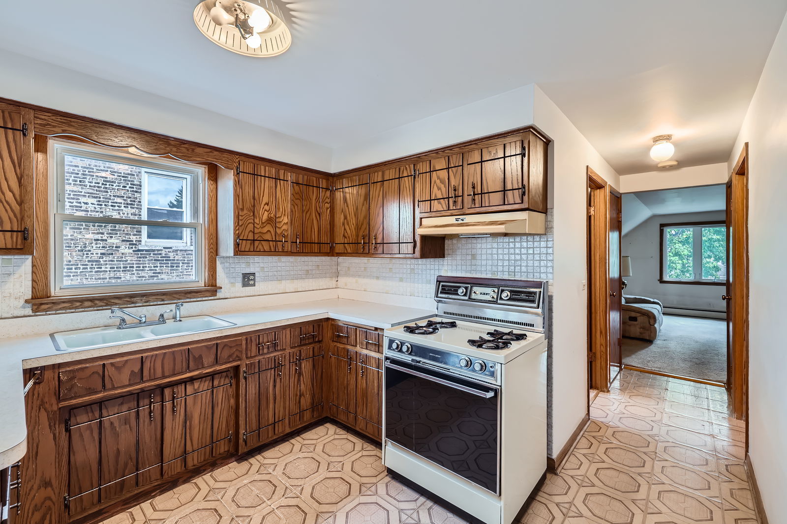Chicago, Illinois, 60638, United States, 5 Bedrooms Bedrooms, ,Residential,For Sale,1878151