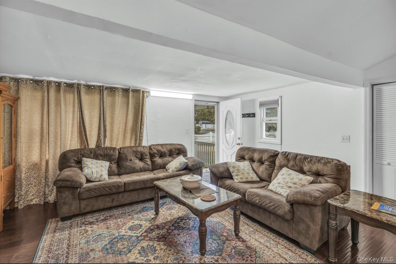 Mastic, New York, 11950, United States, 4 Bedrooms Bedrooms, ,3 BathroomsBathrooms,Residential,For Sale,1990878