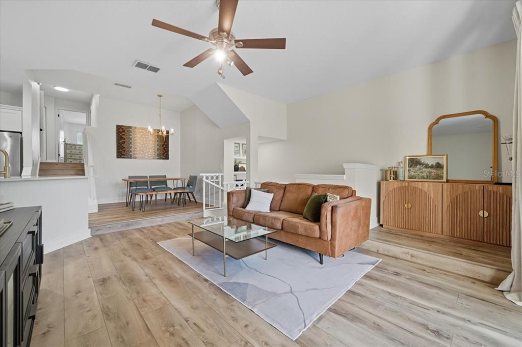 Tampa, Florida, 33602, United States, 3 Bedrooms Bedrooms, ,2 BathroomsBathrooms,Residential,For Sale,1970738