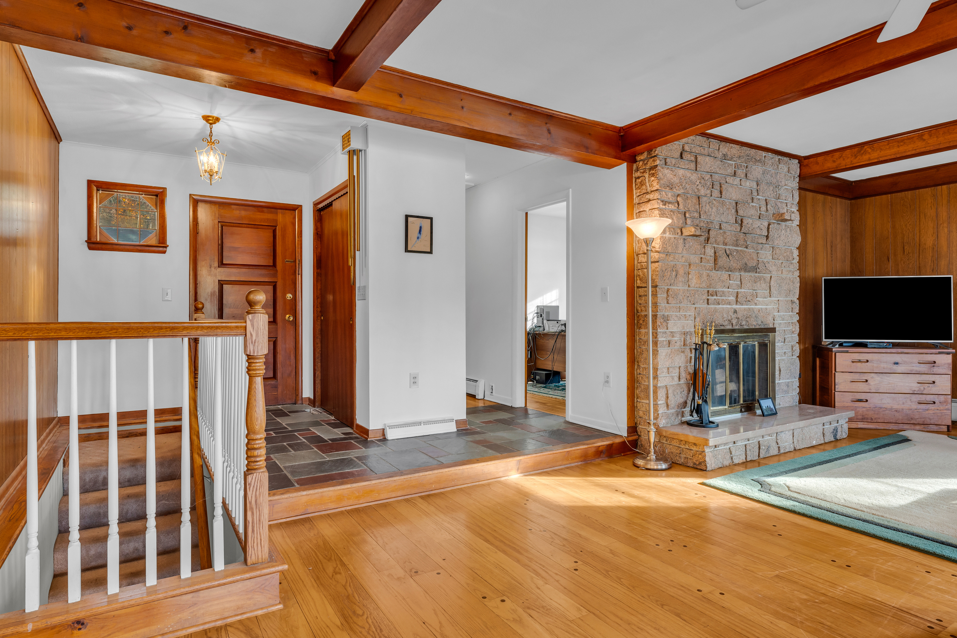 Guilford, Connecticut, 06437, United States, 3 Bedrooms Bedrooms, ,2 BathroomsBathrooms,Residential,For Sale,1994597