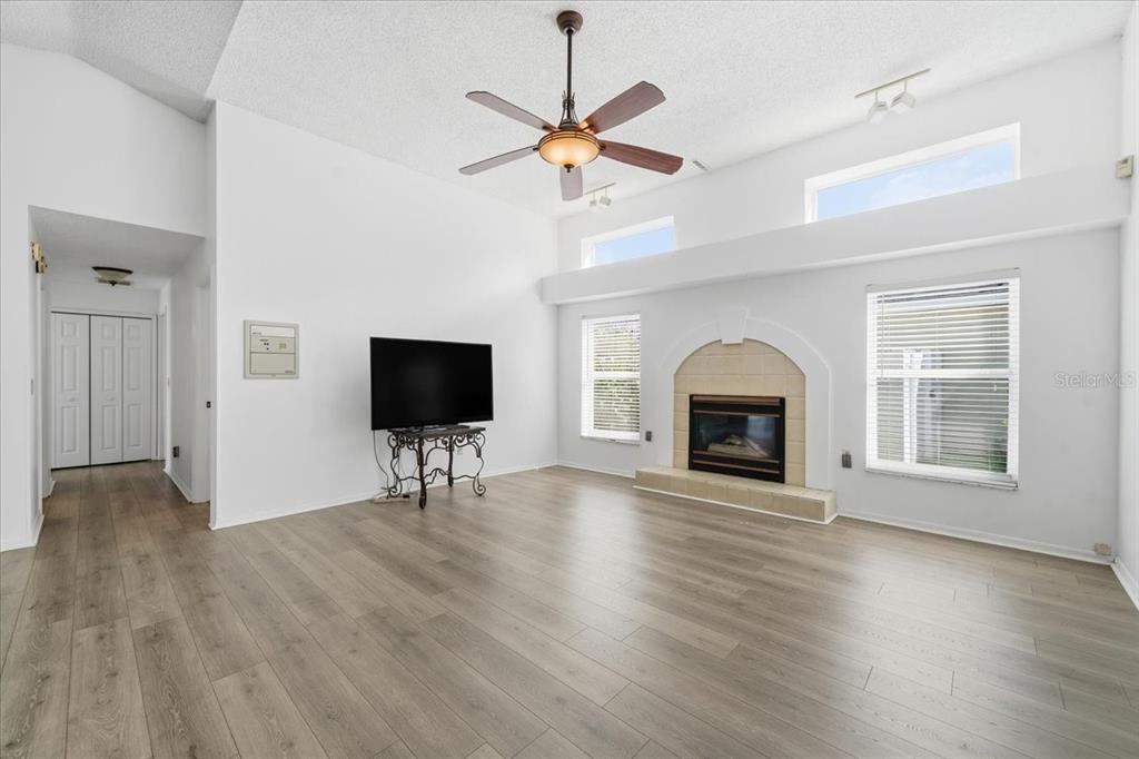 Lutz, Florida, 33558, United States, 4 Bedrooms Bedrooms, ,2 BathroomsBathrooms,Residential,For Sale,1989144