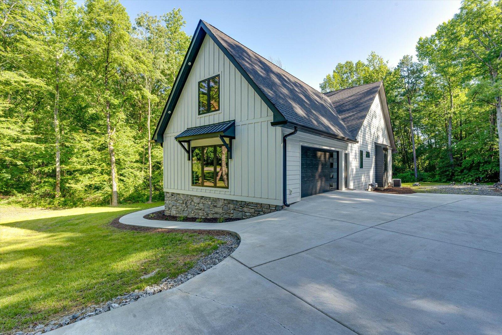 Whitwell, Tennessee, 37397, United States, 3 Bedrooms Bedrooms, ,3 BathroomsBathrooms,Residential,For Sale,1923517
