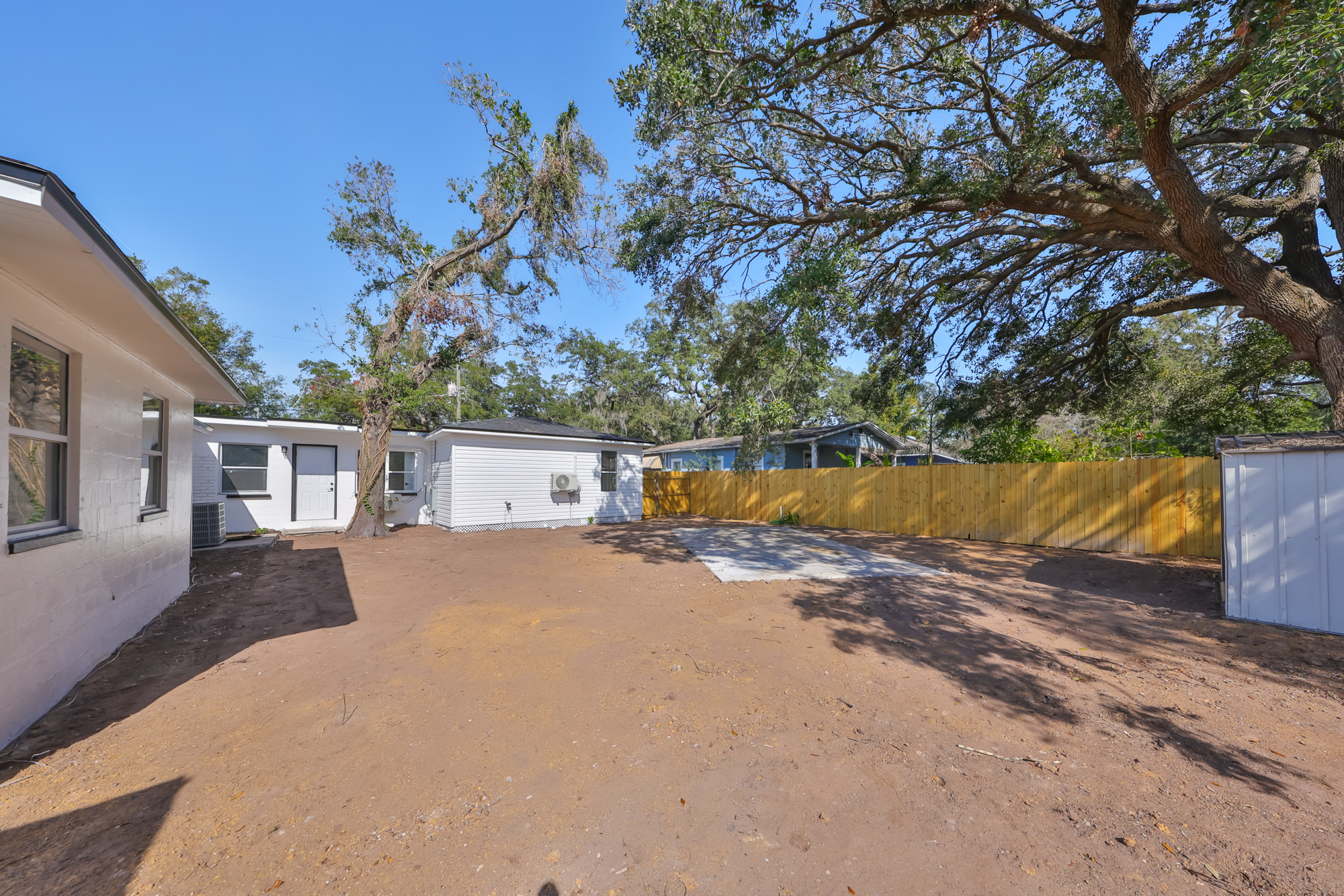 Tampa, Florida, 33603, United States, 5 Bedrooms Bedrooms, ,4 BathroomsBathrooms,Residential,For Sale,1980148