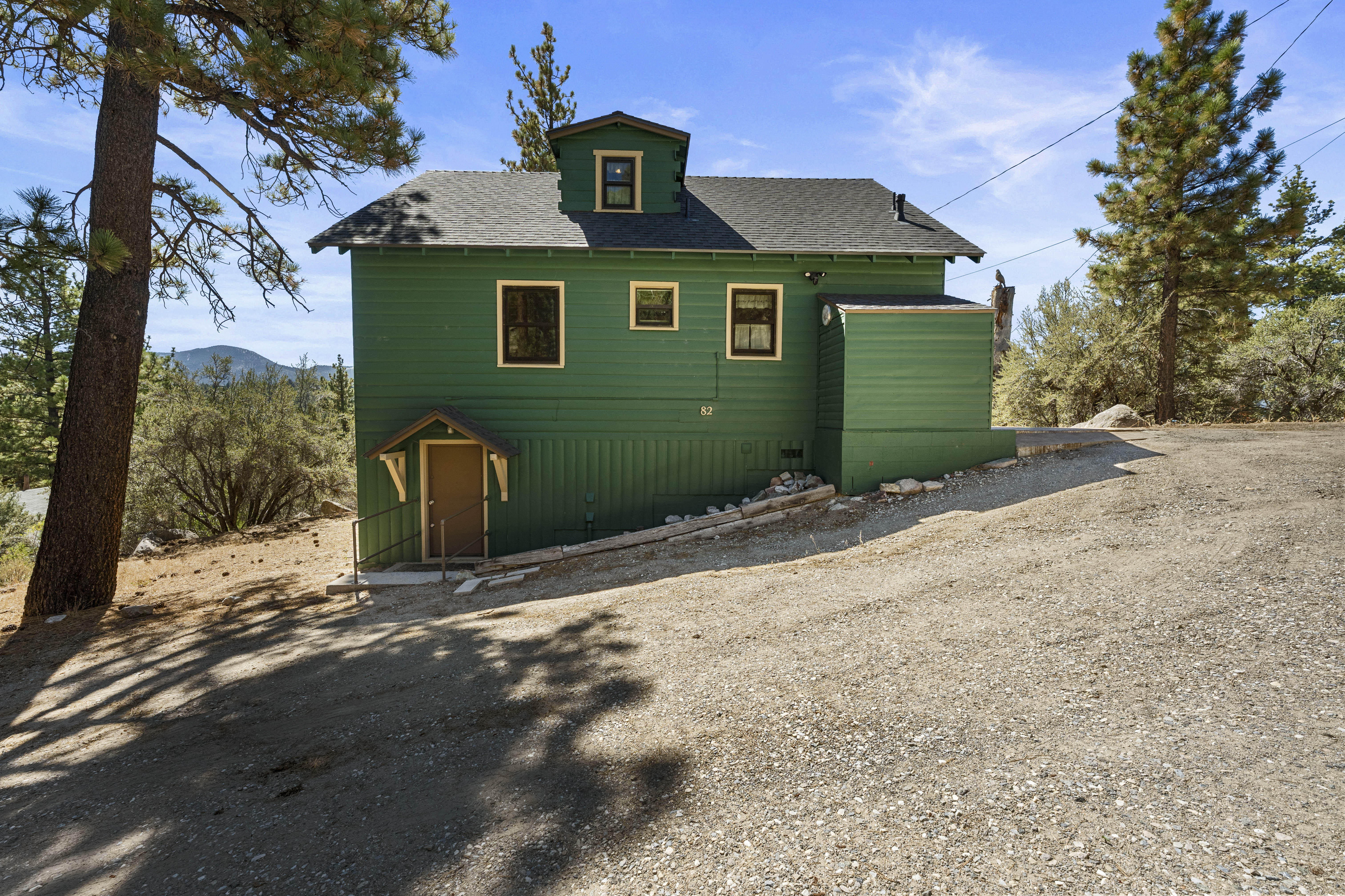  82 Lakeview Lane, Fawnskin, CA 92333 - 物件實景