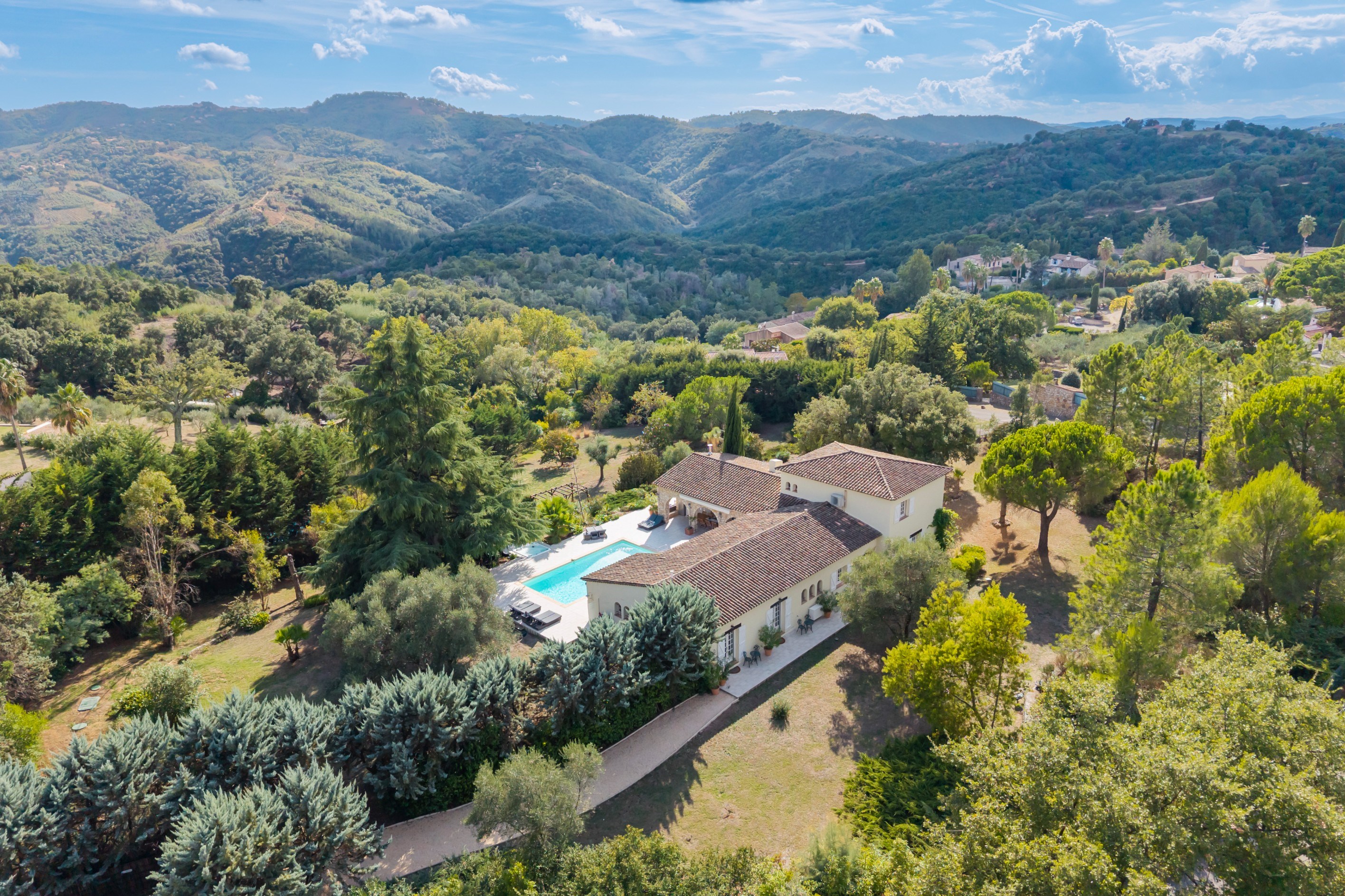  Renovated provençal bastide with panoramic views in Peymeinade - 物件實景