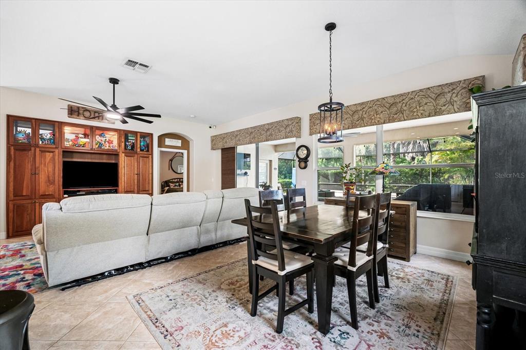 Bradenton, Florida, 34212, United States, 2 Bedrooms Bedrooms, ,2 BathroomsBathrooms,Residential,For Sale,1916954