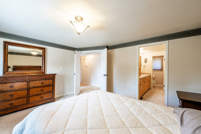 Buffalo, Wyoming, 82834, United States, 5 Bedrooms Bedrooms, ,2 BathroomsBathrooms,Residential,For Sale,1916157