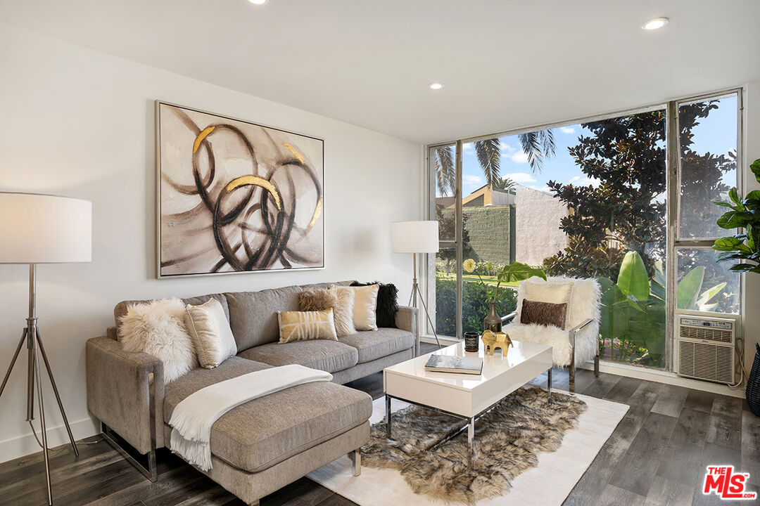 Beverly Hills, California, 90212, United States, 14 Bedrooms Bedrooms, ,Residential,For Sale,1731510
