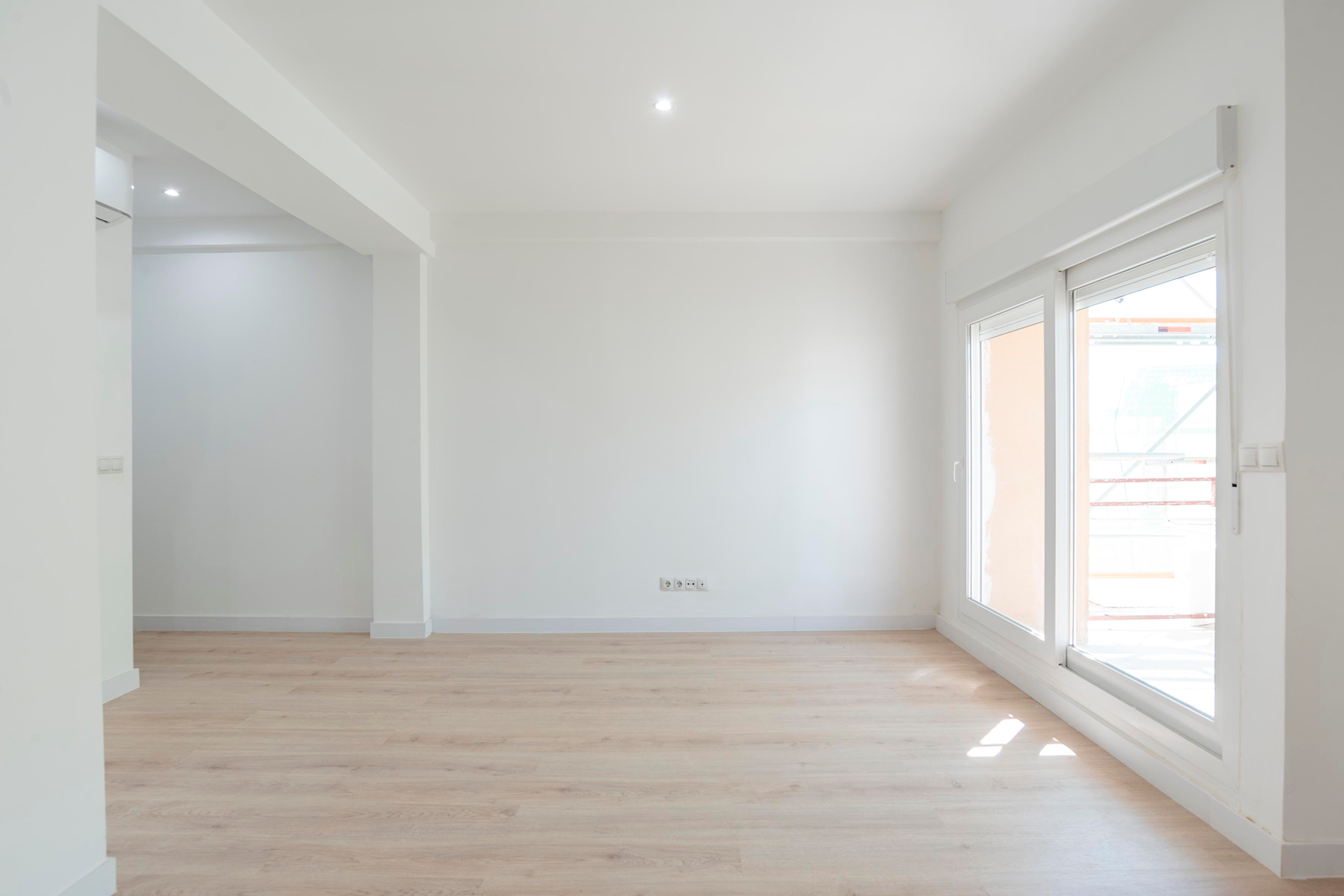  Fully renovated flat, ready to move in with terrace - 物件實景