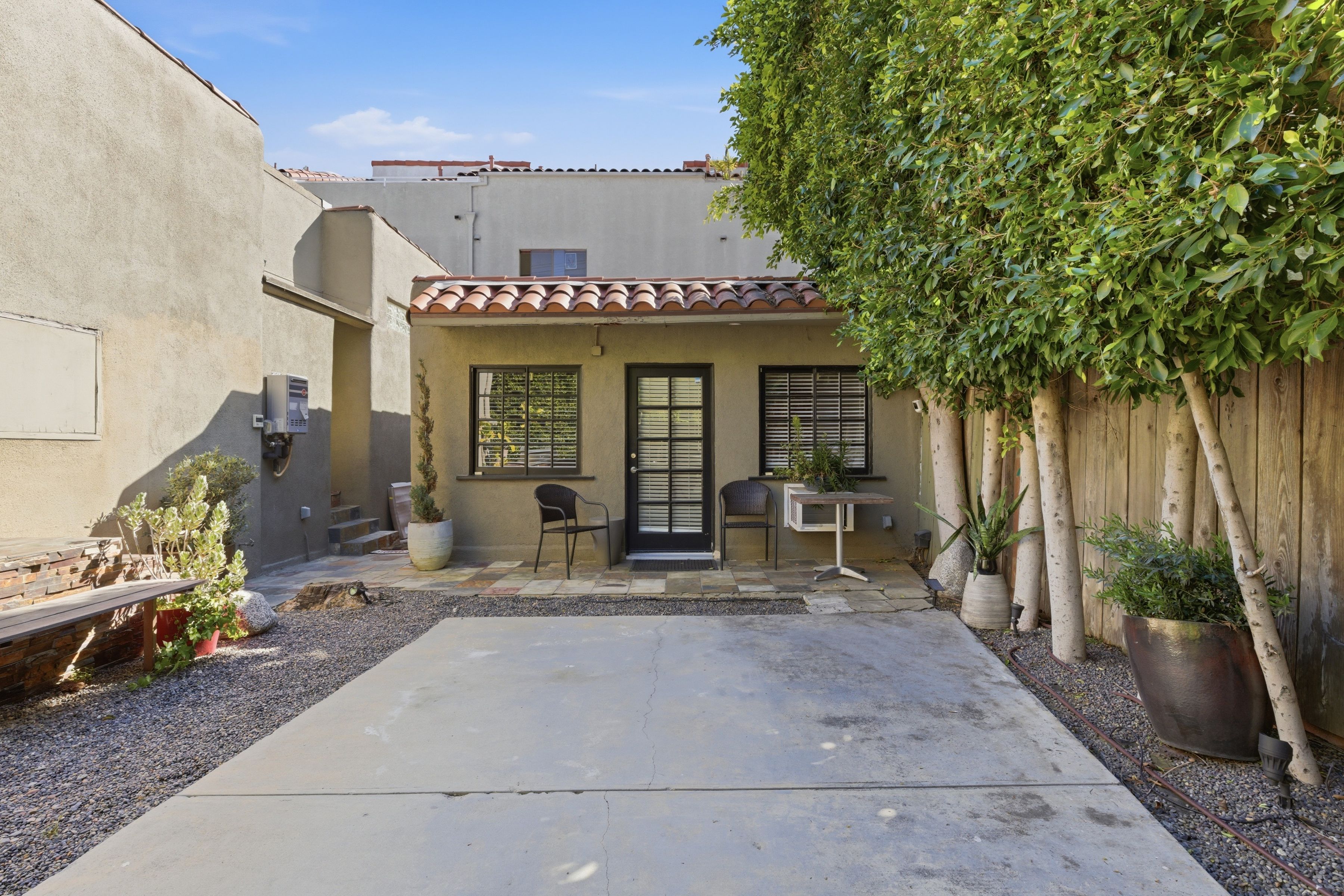  853-855 North Sweetzer Avenue - 物件實景