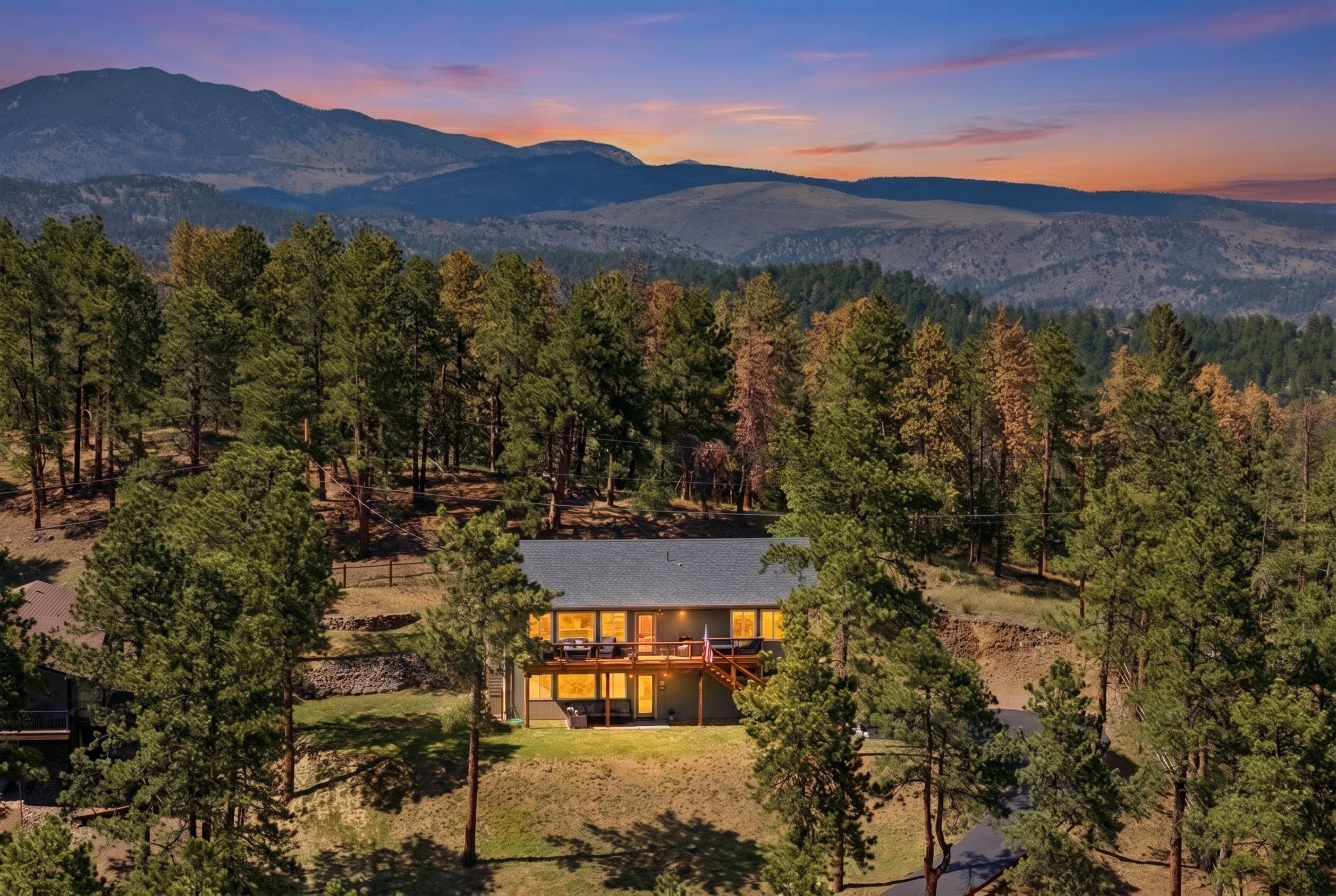  Raised Ranch Living with Spectacular Views - 物件實景