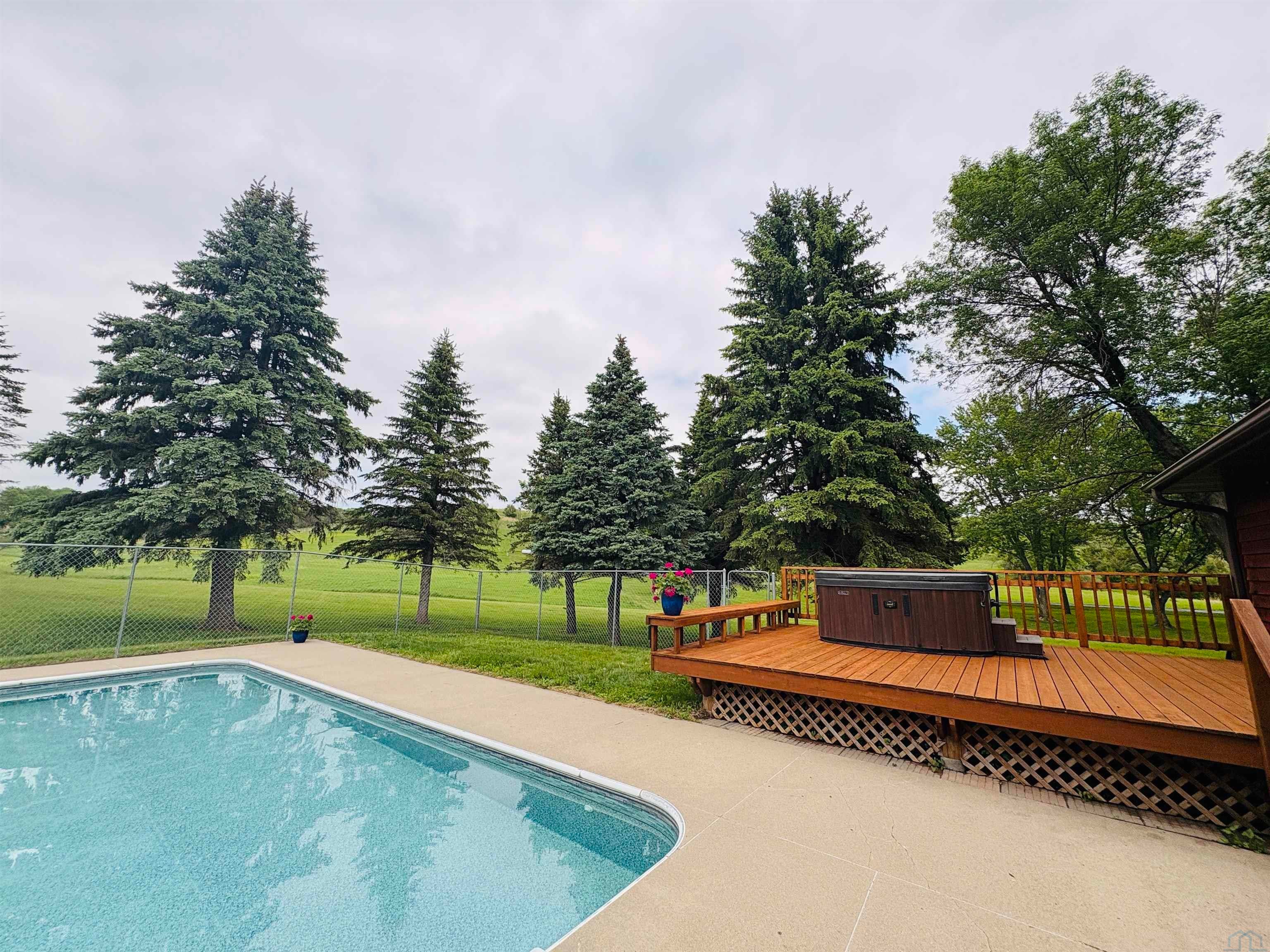 Sioux City, Iowa, 51108, United States, 3 Bedrooms Bedrooms, ,4 BathroomsBathrooms,Residential,For Sale,2035847