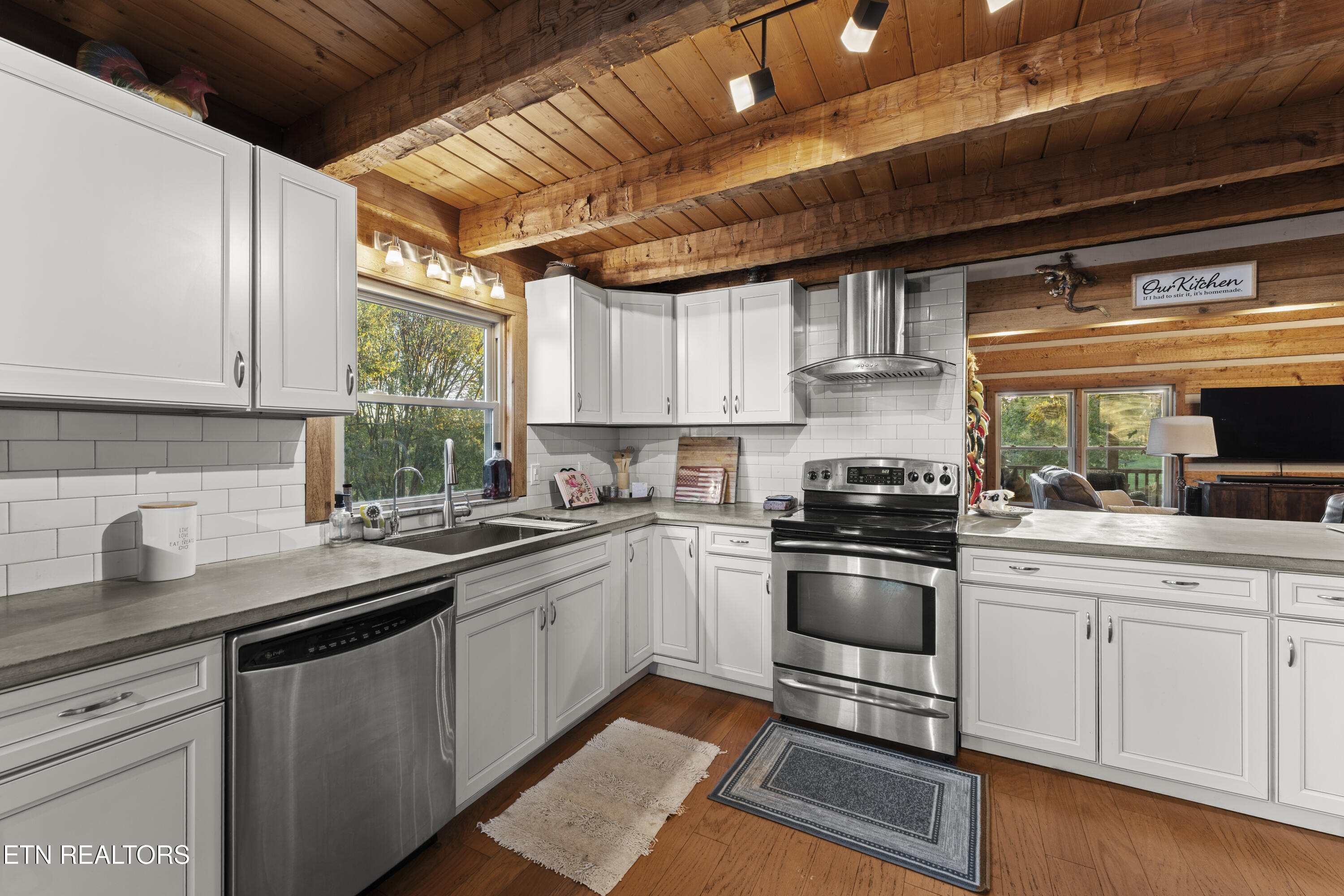 Knoxville, Tennessee, 37922, United States, 4 Bedrooms Bedrooms, ,4 BathroomsBathrooms,Residential,For Sale,1977894