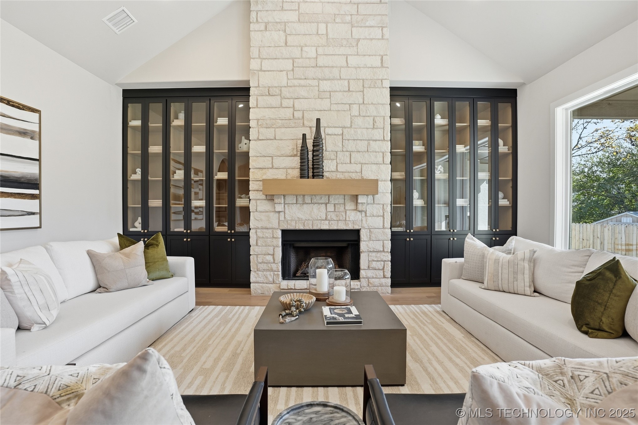 Tulsa, Oklahoma, 74114, United States, 4 Bedrooms Bedrooms, ,5 BathroomsBathrooms,Residential,For Sale,1990982