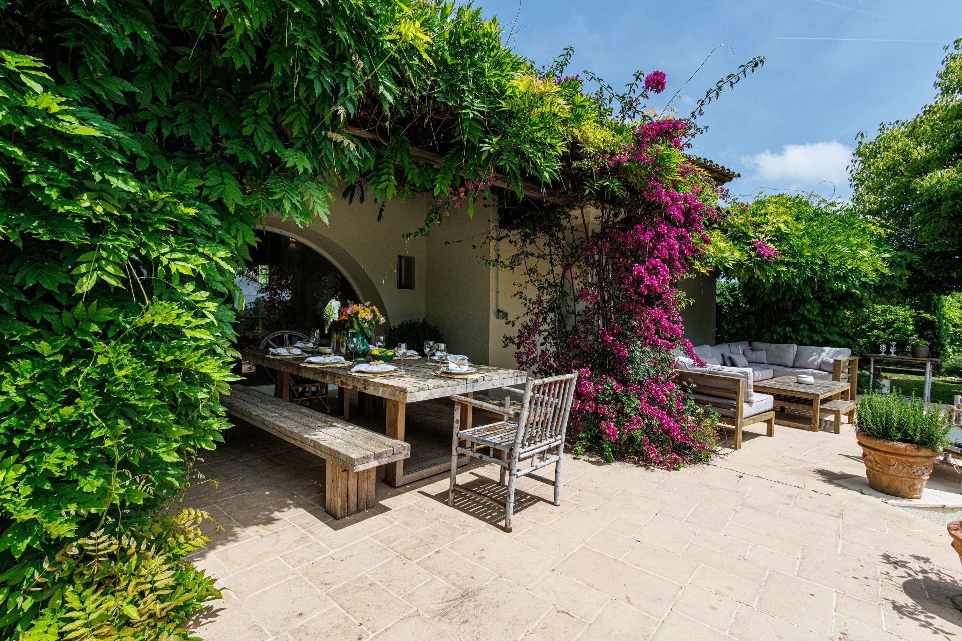 Saint-Paul-de-Vence, Provence-Alpes-Côte d’Azur, 06570, FR, 5 Bedrooms Bedrooms, ,Residential,For Sale,1821120